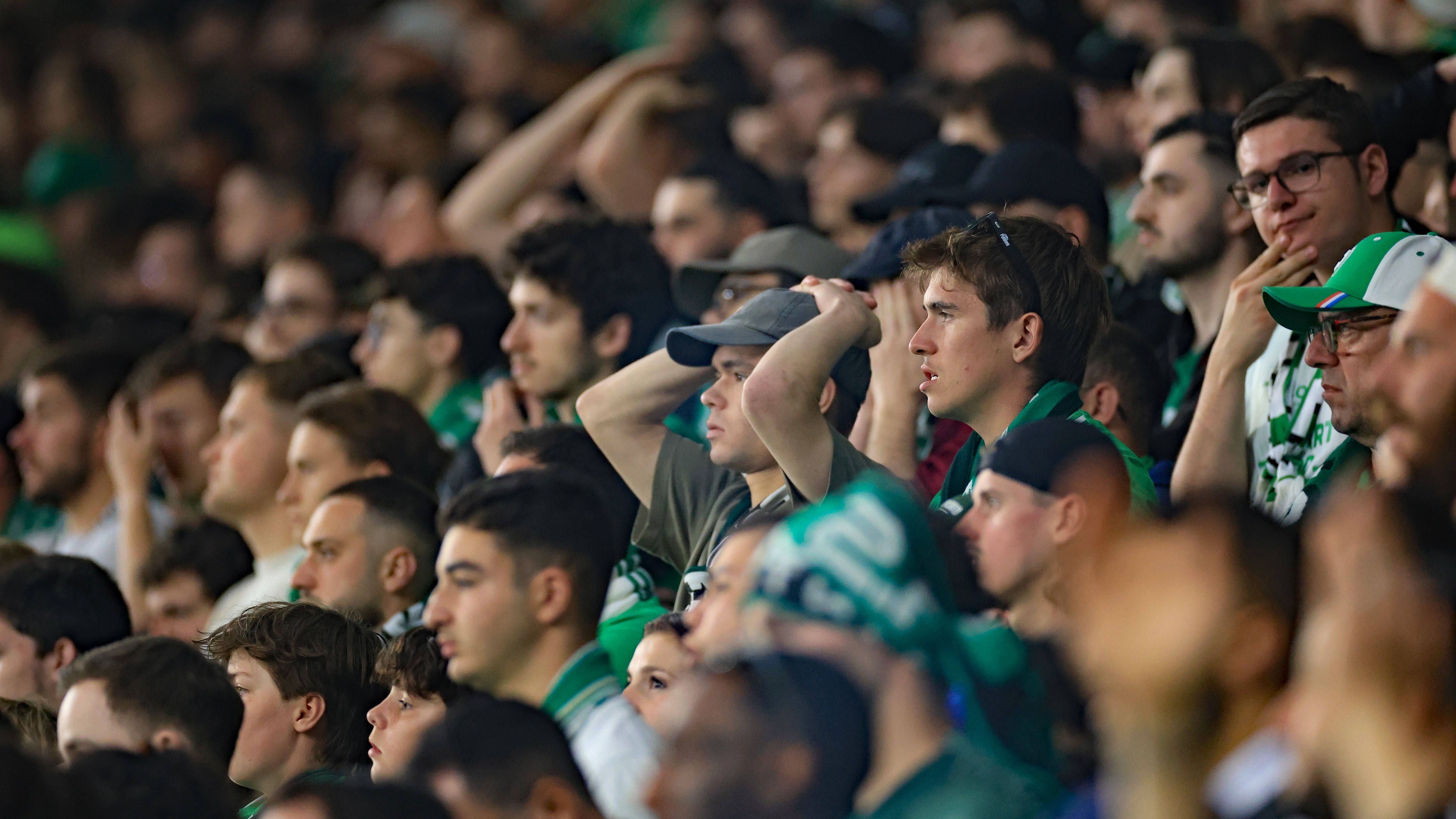 <strong>Absteiger: AS St. Etienne (Frankreich)</strong><br>Auch AS St. Etienne muss sich aus der ersten französischen Liga verabschieden. Nach einem Jahr im Oberhaus geht es für den Aufsteiger aus der Vorsaison direkt zurück in die Ligue 2. Mit 30 Punkten schlägt sich das Team von Eirik Horneland achtbar, scheitert letztlich jedoch an der desaströsen Defensive (77 Gegentore).