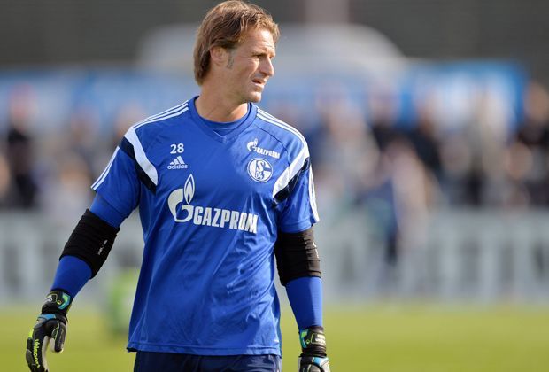 
                <strong>Christian Wetklo (34 Jahre)</strong><br>
                14 Jahre seiner Karriere spielte Christian Wetklo bei Mainz - diese Saison wechselte der 34-Jährige nach Schalke. Da ist aber Ralf Fährmann als Keeper gesetzt. Wird das ein ruhiges Karriere-Ende für Wetklo?
              