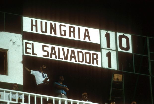 
                <strong>Ungarn - El Salvador 10:1</strong><br>
                Den höchsten Sieg bei einer WM feierte Ungarn am 15. Juni 1982. Gegen El Salvador gelang den Magyaren der einzige zweistellige Sieg in der WM-Geschichte.
              