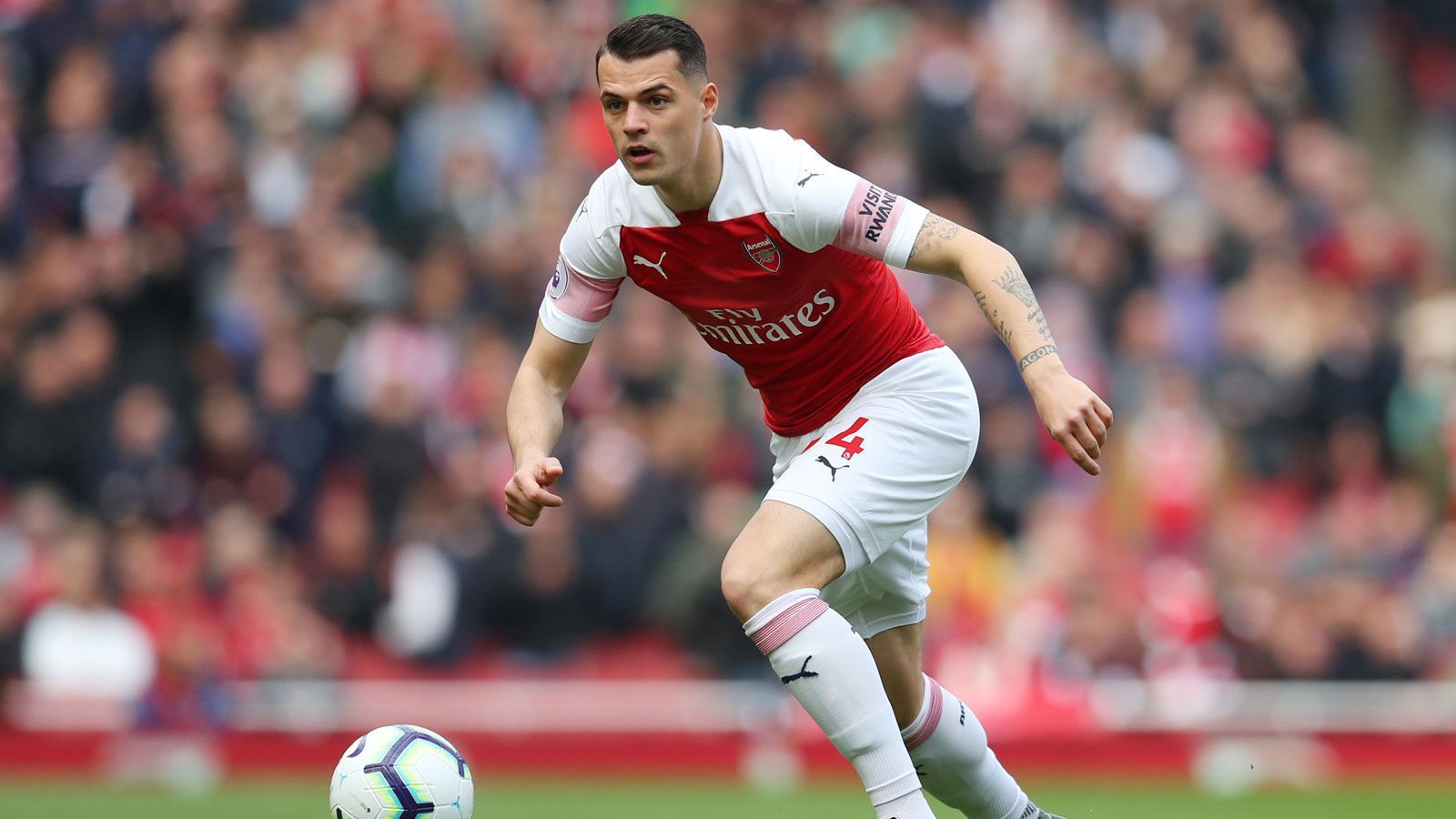 
                <strong>Granit Xhaka</strong><br>
                2012-2016: Borussia MönchengladbachSeit 2016 beim FC Arsenal
              