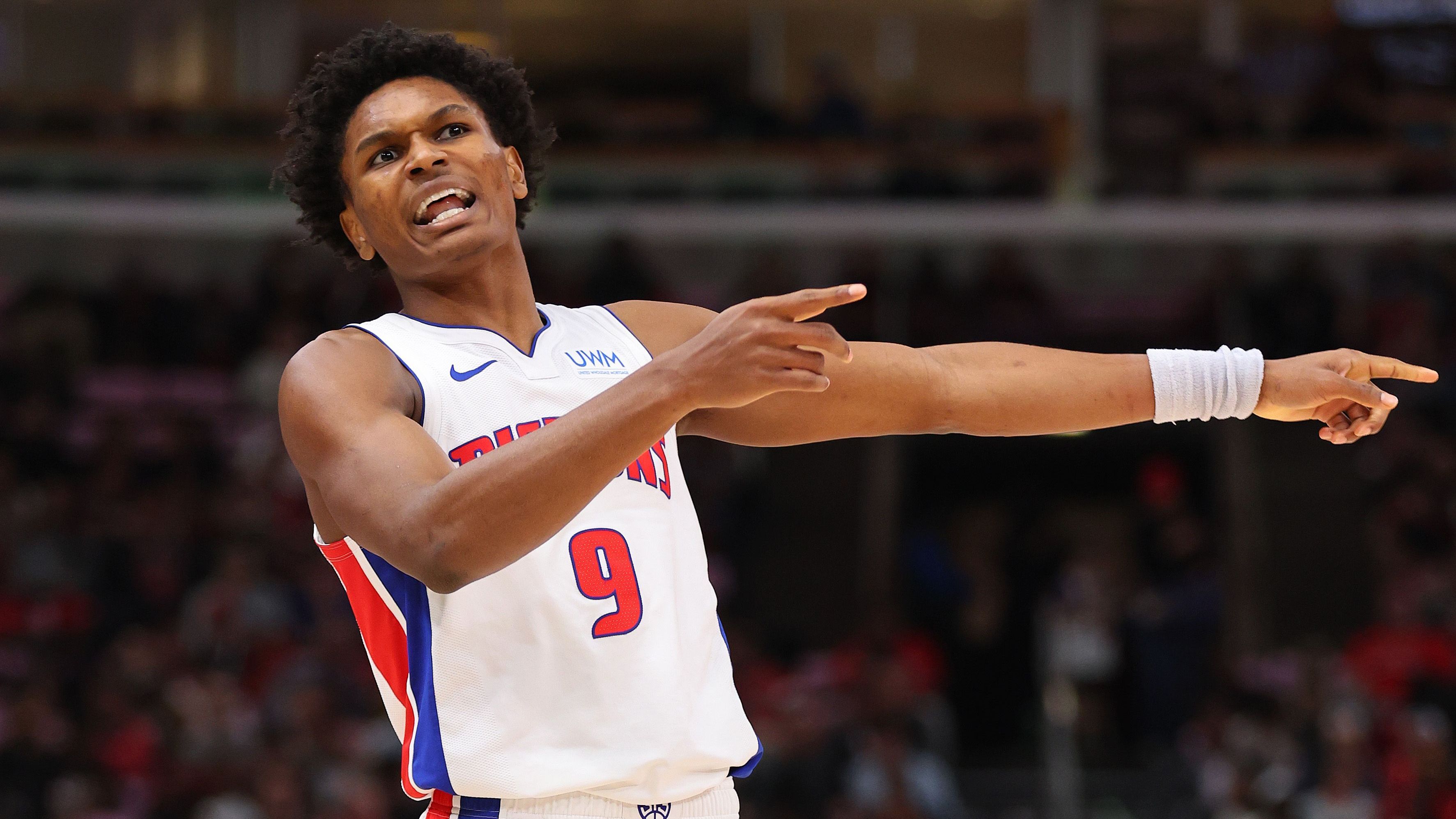 <strong>Ausar Thompson (Detroit Pistons, 5. Pick, 1. Runde): Honorable Mention</strong><br>Der zweite Thompson-Zwilling hat in erster Linie ein ähnliches Skill-Set wie sein Bruder. Defensiv ist er überragend, während auch er nur 18,6 Prozent seiner Dreier traf. Bei einem historisch schlechten Detroit-Team fiel sein fehlender offensiver Output jedoch mehr ins Gewicht als bei seinem Zwilling.