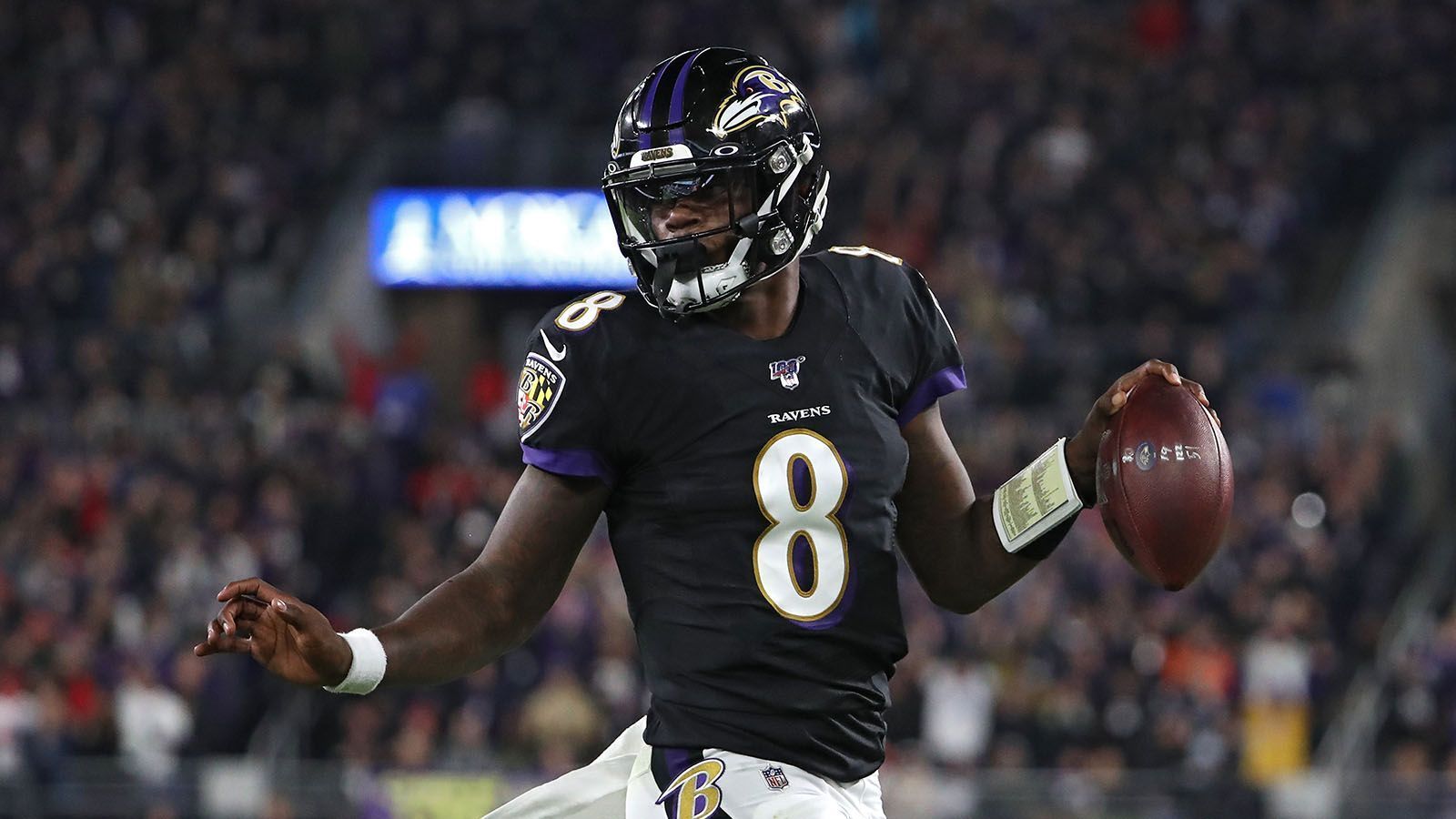 
                <strong>Die meisten Passing Touchdowns</strong><br>
                Lamar Jackson (Quarterback der Baltimore Ravens) mit Die Top 40 im Datencenter >>
              