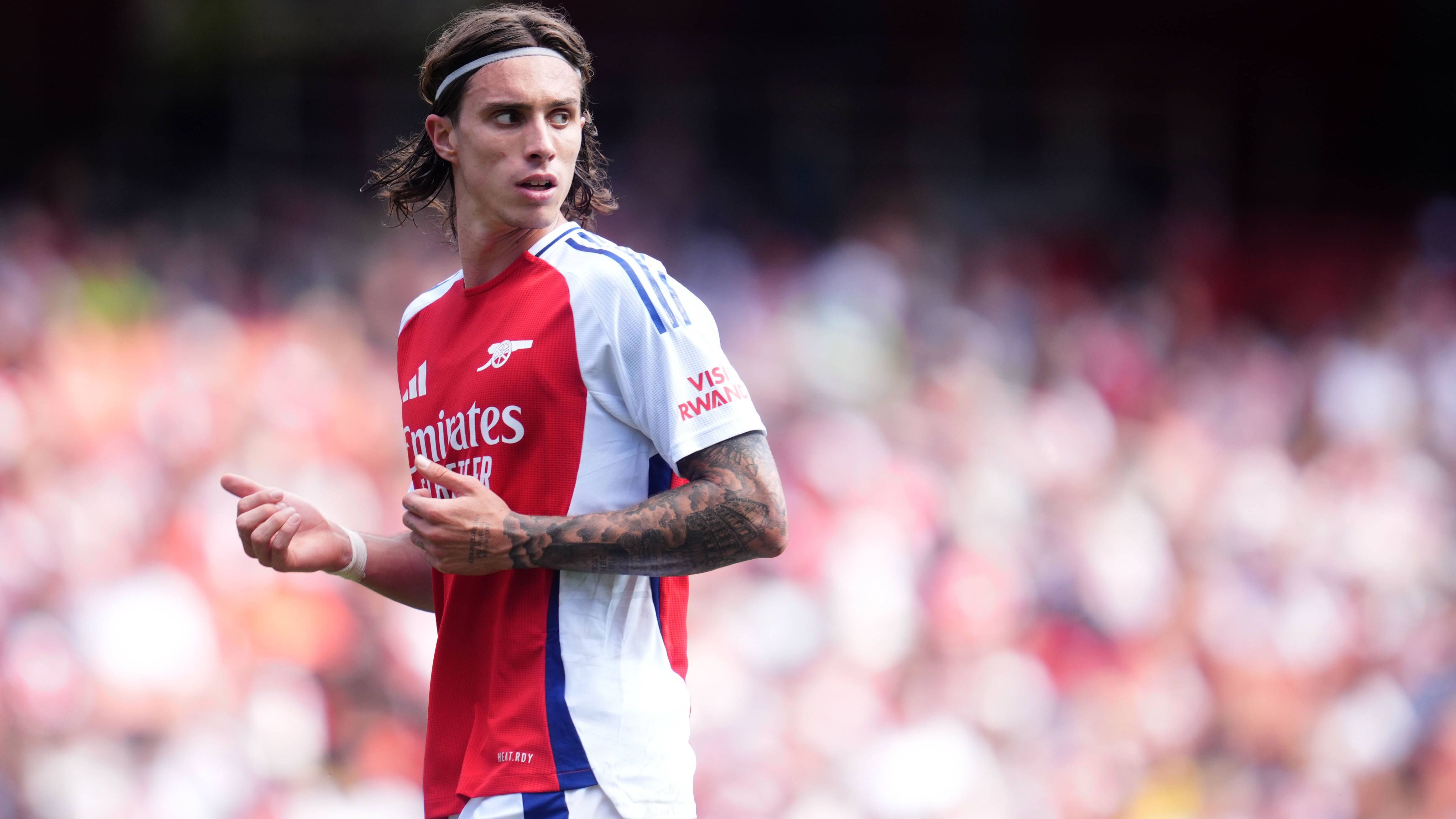 <strong>FC Arsenal (Zugänge)</strong><br>Wenig, aber dafür durchdacht, ist das Transferfenster der "Gunners". Mit David Raya kam der Stammkeeper der vergangenen Saison nach Leihe vom FC Brentford fix, in Riccardo Calafiori schnappte man sich das wohl größte Abwehrtalent Europas, den Christoph Kramer vor kurzem noch als "besten Spieler der Europameisterschaft" geadelt hatte.
