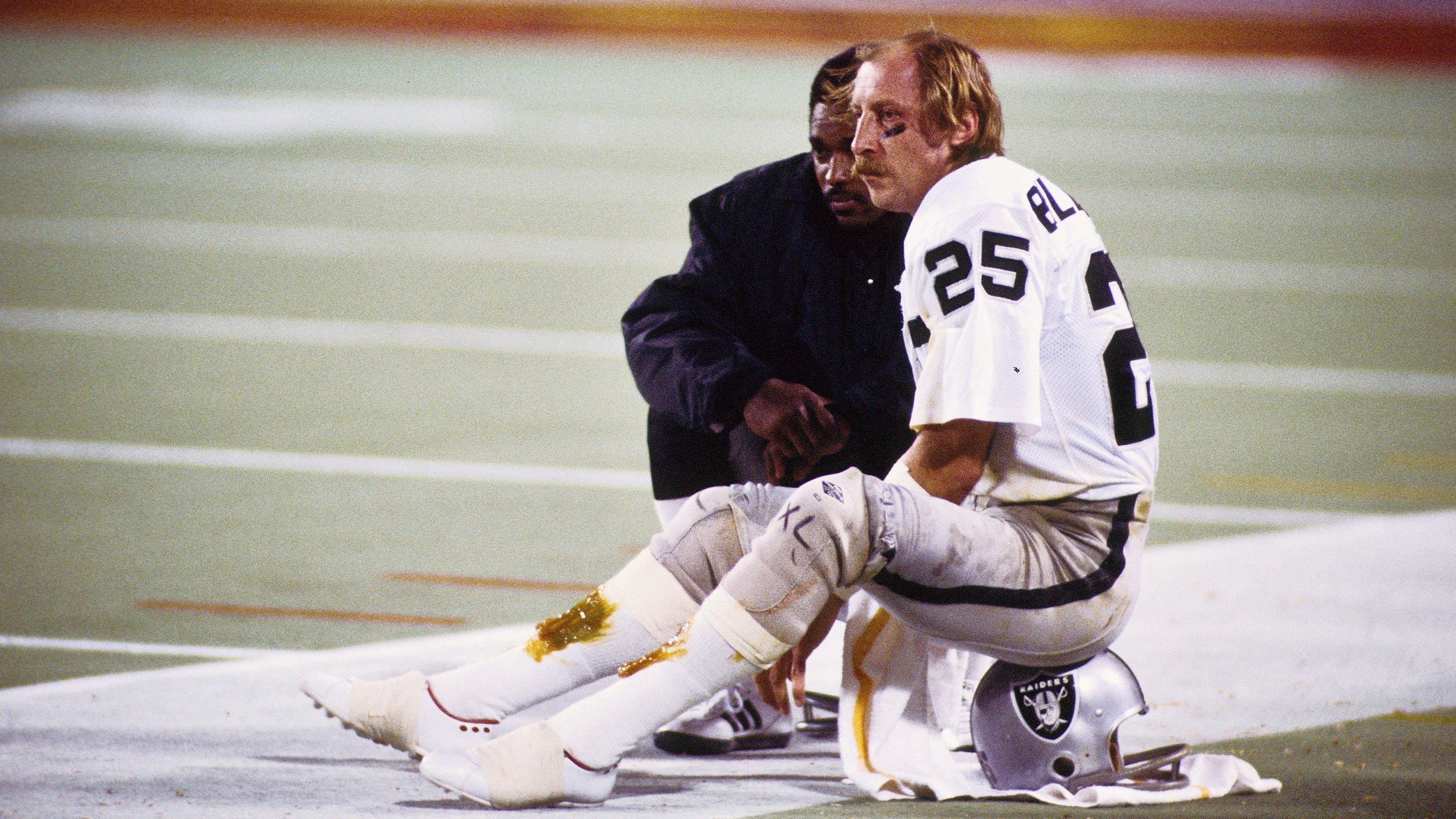 <strong>Fred Biletnikoff (1977) - Wide Receiver, Oakland Raiders</strong>