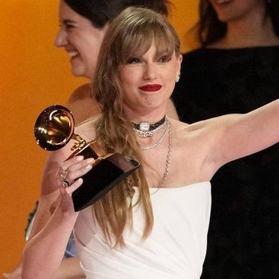 Taylor Swift schreibt bei den Grammy Awards Geschichte.