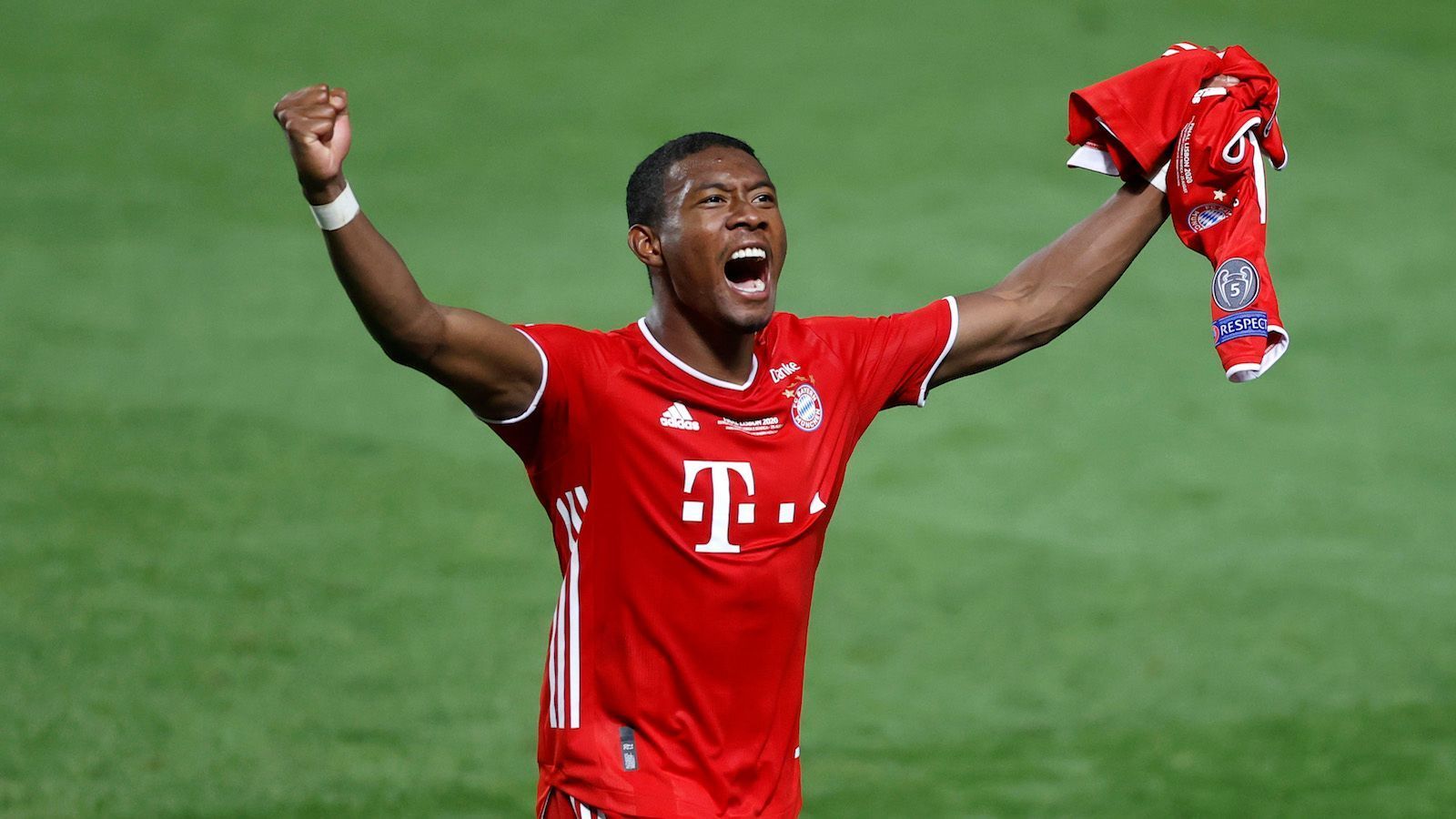 
                <strong>David Alaba</strong><br>
                Bleibt er? Geht er? Bleibt er bis 2021? Geht er mit oder ohne Ablöse? Das Gänseblümchen-Spiel um die Zukunft von David Alaba nimmt kein Ende. Fakt ist: Alaba knüpft eine Vertragsverlängerung über 2021 hinaus an ganz viel mehr Geld. Angeblich fordert das Management des Österreichers knapp 25 Millionen Euro Jahresgehalt. Das wird Alaba nicht bekommen, auch wenn die Bayern-Bosse ihm ein nach eigenen Angaben "sehr gutes" Angebot gemacht haben. Doch die Fronten sind weiter verhärtet. "The Athletic" bringt jetzt eine neue Variante ins Spiel: Demnach sind die Bayern mittlerweile bereit, Alaba notfalls 2021 ablösefrei ziehen zu lassen. 
              