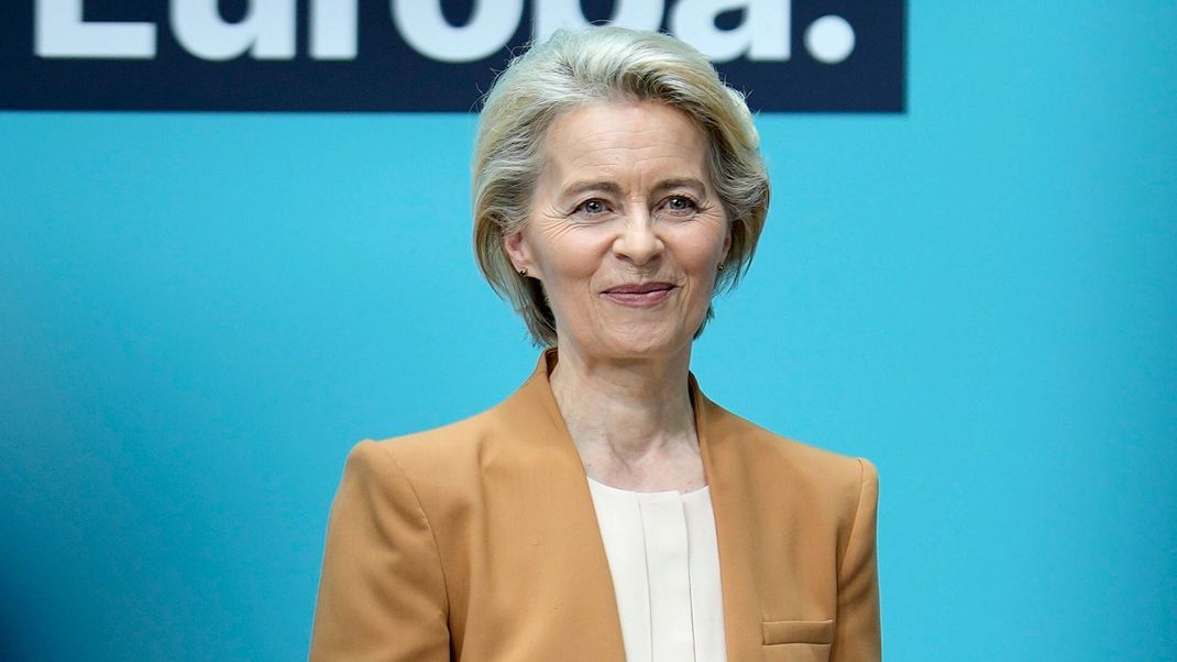 Ursula von der Leyen bewirbt sich erneut um das Amt der EU-Kommissionspräsidentin und hat erhält Zuspruch und Kritik.
