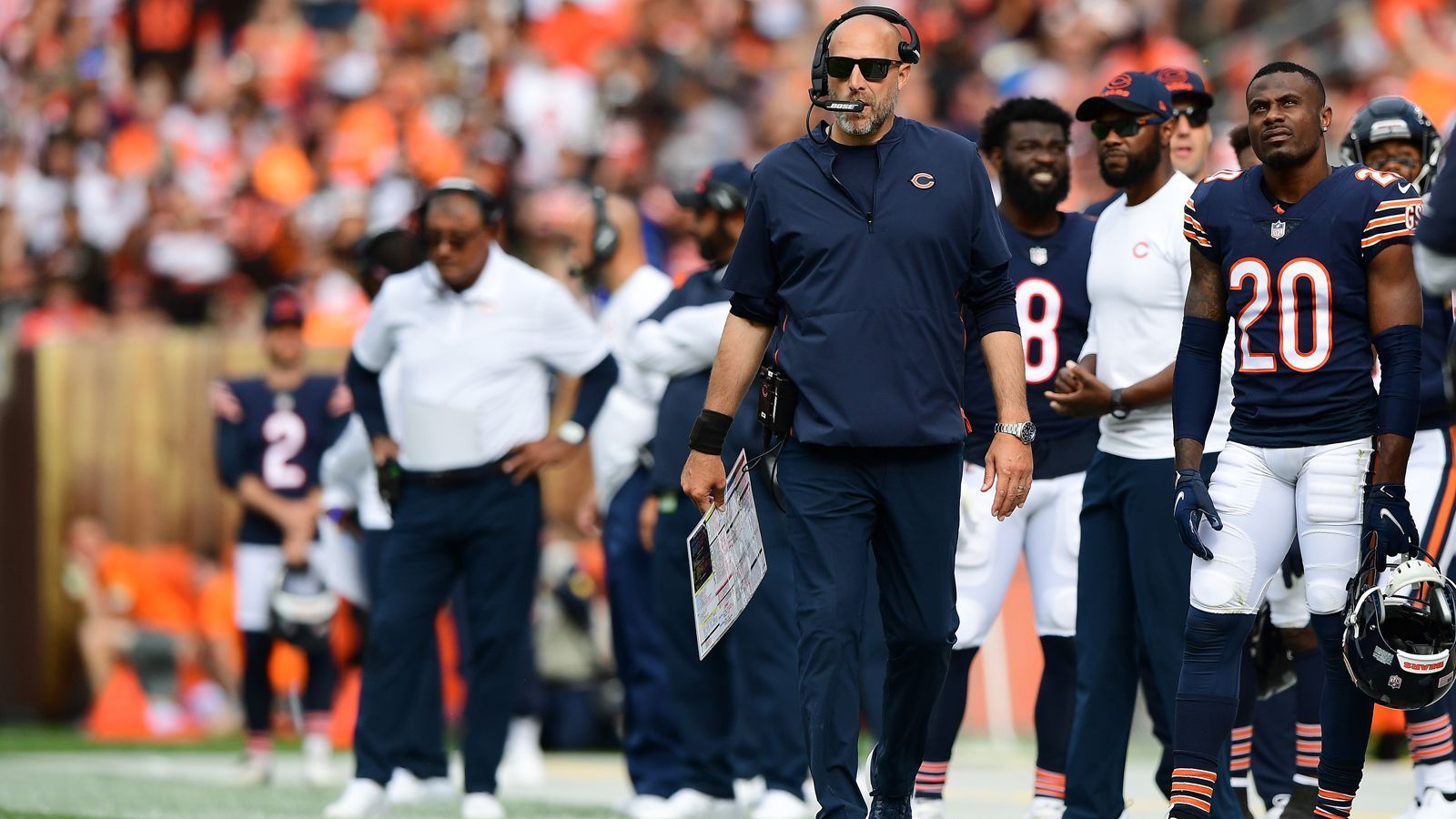 
                <strong>Matt Nagy (Chicago Bears)</strong><br>
                2018 führte Matt Nagy die Chicago Bears in seiner ersten Saison mit einer Bilanz von 12-4 in die Playoffs und wurde als "Coach des Jahres" gehandelt. Diesen Erfolg konnten die Bears seitdem nicht wiederholen. Nach zwei 8-8-Saisons und einem schmeichelhaften 1-2-Start in dieser Spielzeit fordern viele Fans die Entlassung des 43-Jährigen. In Woche 4 treffen die Bears auf den Divisionsrivalen aus Detroit. Sollte gegen die Lions kein Sieg gelingen, wird die Luft für Nagy noch dünner.
              