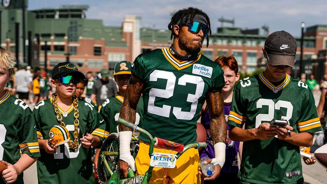 <strong>Cornerback Jaire Alexander deutet Packers-Aus an</strong><br>Die Worte klingen eher nach einem Abschied, als ein "Bis nächste Saison". Der Pro Bowler hatte erst 2022 eine Vertragsverlängerung unterschrieben und ist eigentlich noch bis 2026 an die Packers gebunden. Die Gerüchte um einen vorzeitigen Abgang kursieren aber schon länger - durch den kryptischen Post von Alexander wurden sie nur noch lauter.