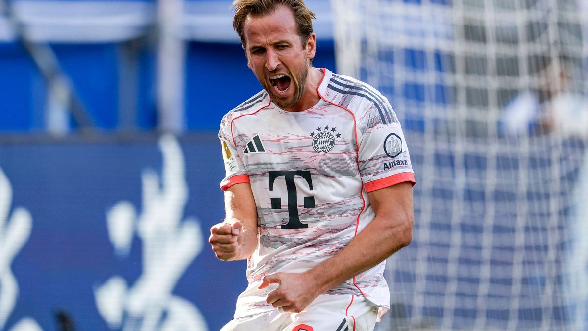 Torschütze Harry Kane (FC Bayern, 9), Spieler vom FC Bayern München, jubelt über das Tor zum 0:3, Jubel, jubeln, Torjubel, Torerfolg, celebrate the goal, goal, celebration, jubelt ueber das Tor, Fr...