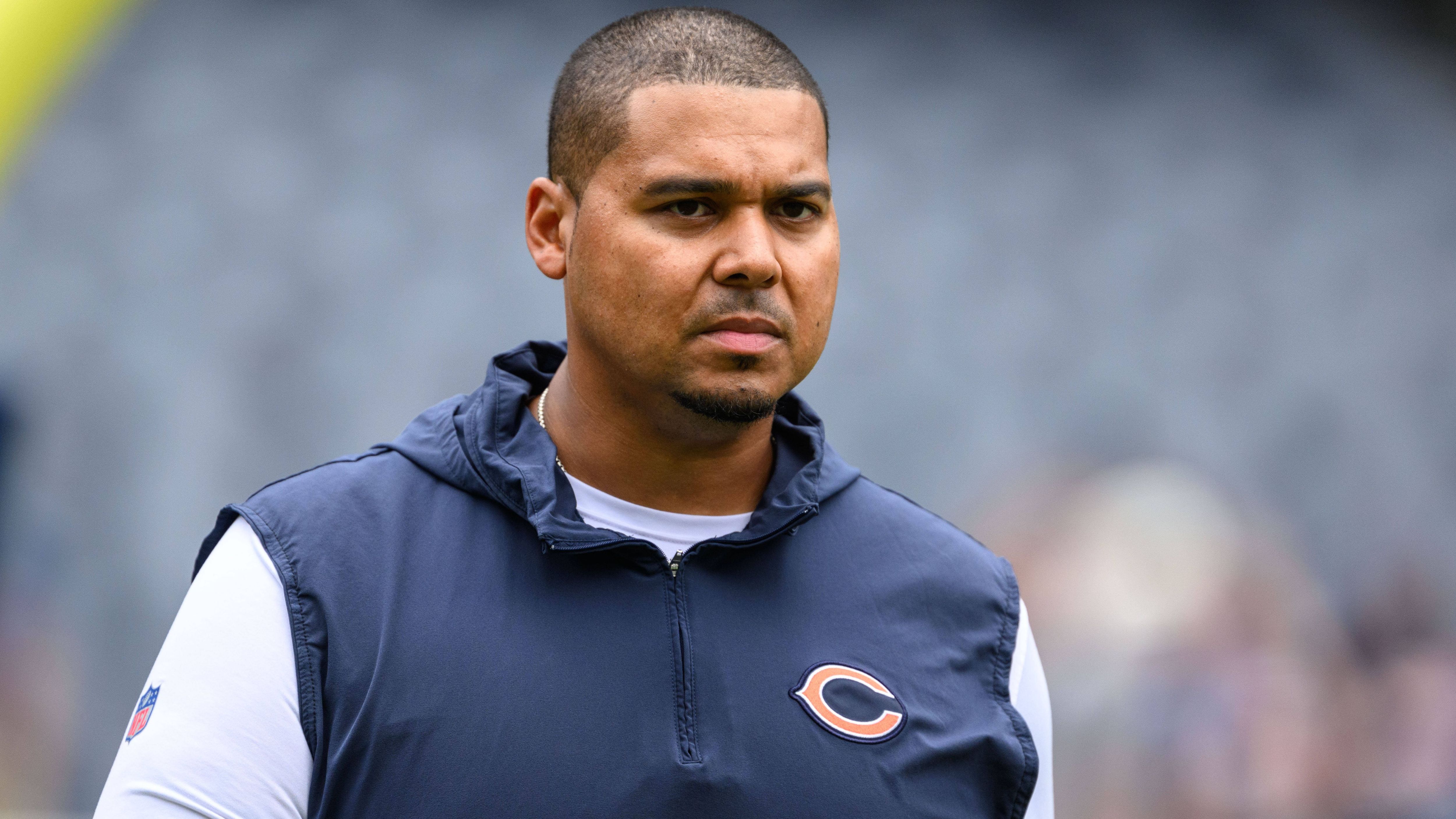 <strong>Verlierer Ryan Poles (Chicago Bears)</strong><br>Sportlich performt weder der Quarterback Justin Fields, der nebenbei fragwürdige Pressekonferenzen gibt, noch die teuren Receiver oder die Defense. Poles muss die Suppe auslöffeln, die alle Beteiligten ihm eingebrockt haben, ohne ihn gänzlich von Schuld freizusprechen. Allerdings gibt es aktuell wenig Jobs in der NFL, die weniger attraktiv sind.