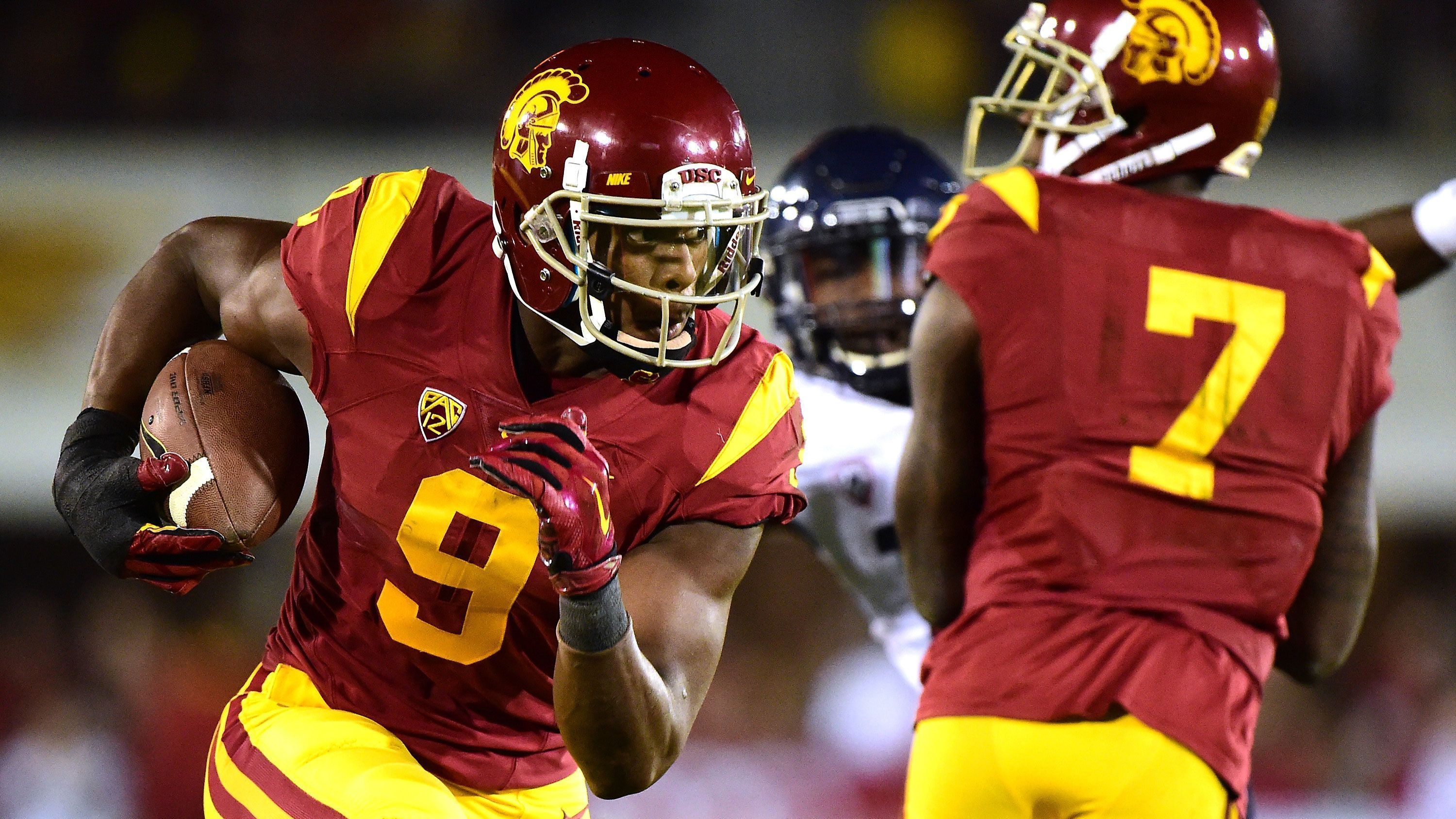 <strong>Platz 2: University of Southern California</strong><br>
                Teamname: USC Trojans<br>NFL-Spieler: 550<br>Zur Zeit aktive NFL-Spieler: 32<br>Bekannteste Namen: JuJu Smith-Schuster (Bild), Sam Darnold, O.J. Simpson&nbsp;
