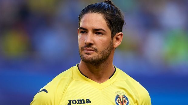 
                <strong>Alexandre Pato (Tianjin Quanjian)</strong><br>
                Alexandre Pato (Tianjin Quanjian): Neben Witsel verstärkte sich der Aufsteiger auch in der Offensive prominent. Das frühere Wunderkind Alexandre Pato verdingt sich neuerdings in China und soll den Torjäger geben. Zuletzt in Villarreal hat es für den früheren Milan-Profi nicht wirklich geklappt. In 14 Liga-Spielen traf der Ex-Nationalspieler nur zwei Mal. Den Chinesen war diese miese Quote offenbar egal, sie zahlten trotzdem kolportierte 18 Millionen Euro Ablöse für den 27-Jährigen.
              