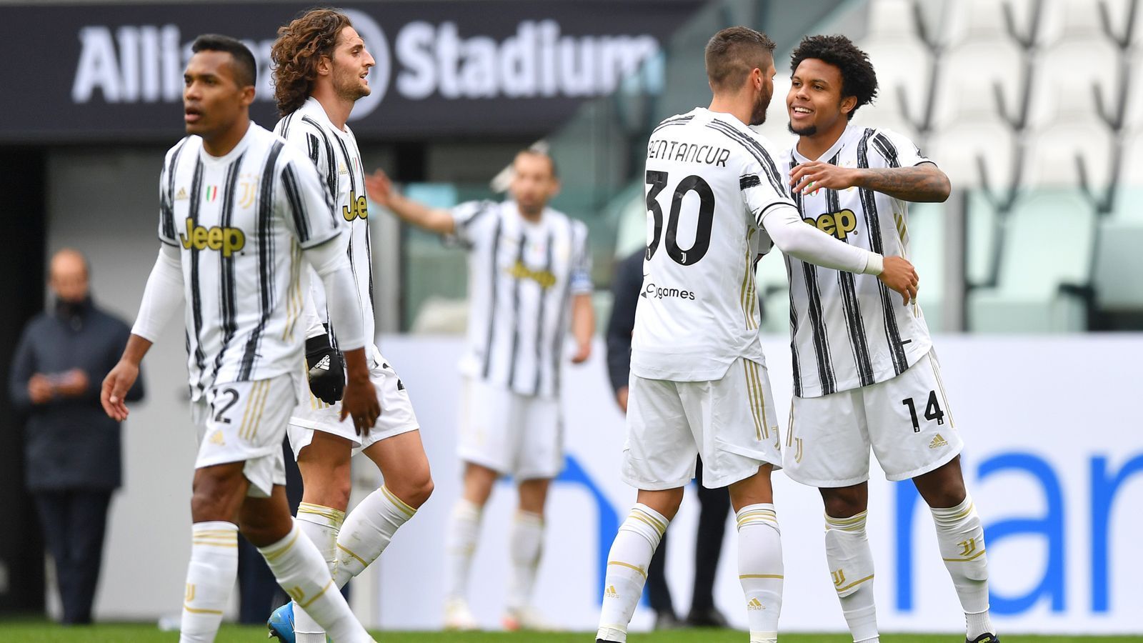 
                <strong>Juventus Turin</strong><br>
                Land: Italien - Liga: Serie A - Internationale Erfolge: 1x Champions-League-Sieger, 1x Europapokalsieger der Landesmeister, 3x UEFA-Cup-Sieger, 1x Europapokalsieger der Pokalsieger, 2x Weltpokal-Sieger, 2x UEFA-Supercup-Sieger
              