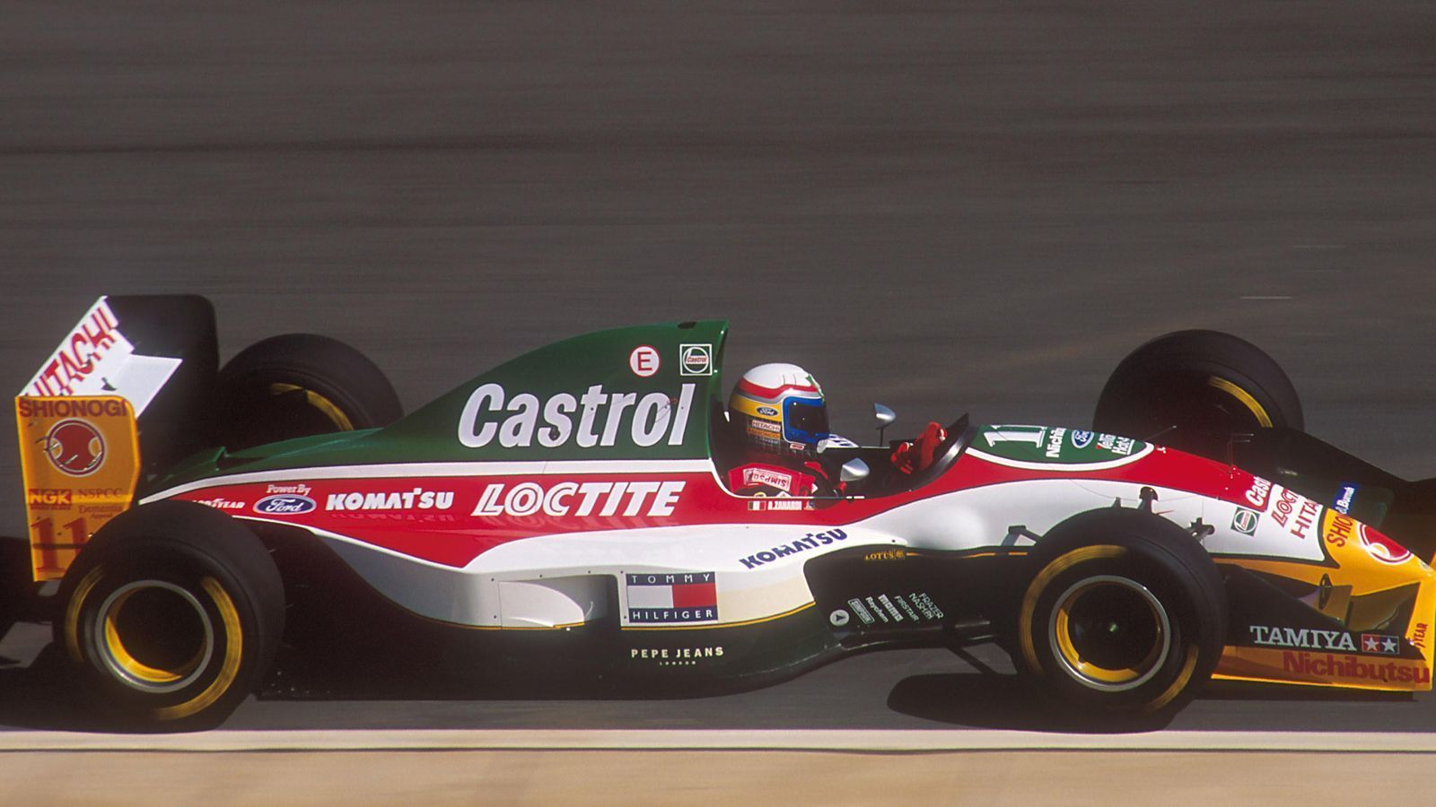 
                <strong>Schwerer Crash in Spa</strong><br>
                Durchstarten kann der Italiener aber nicht wirklich, 1992 findet er kein Stammcockpit, 1993 stoppt ihn ein schwerer Crash in Spa, nachdem er bei Lotus einen Vertrag für die komplette Saison erhalten hatte. Sein Comeback feiert er erst 1994, doch auch hier bleibt er im Lotus glücklos und auch punktlos. Lotus muss Konkurs anmelden, Zanardi ist erst einmal raus.
              