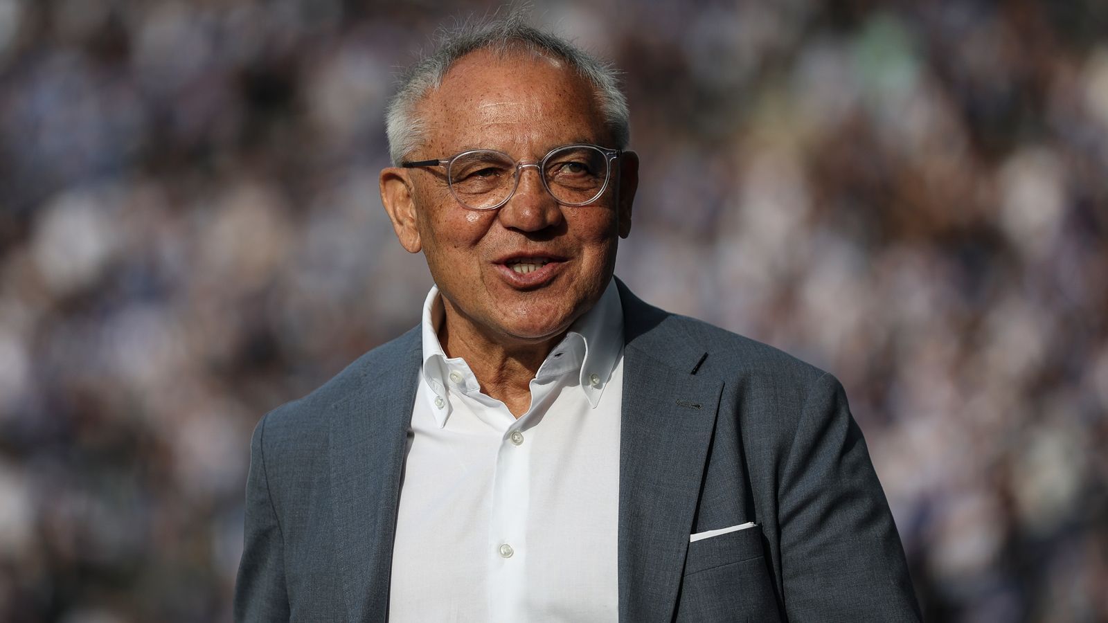 
                <strong>Hertha BSC</strong><br>
                Bei Hertha BSC ist zum jetzigen Zeitpunkt noch nicht einmal sicher, in welcher Liga die Hauptstädter in der kommenden Saison antreten werden. Sicher ist jedoch, dass Felix Magath nach den Relegations-Spielen gegen den Hamburger SV (ranFußball zeigt die Bundesliga-Relegation am 19. und 23. Mai live in SAT.1 und auf ran.de. Zudem gibt es am 20. und 24. Mai die Relegation um die 2. Liga zu sehen - alles ab 19:30 Uhr live!) nicht mehr Trainer der "Alten Dame" sein wird, ganz gleich, ob die Klasse gehalten wird oder der Gang ins deutsche Unterhaus ansteht. Fredi Bobic kann sich also allmählich auf die Suche machen - wenn das nicht schon längst geschehen ist.
              