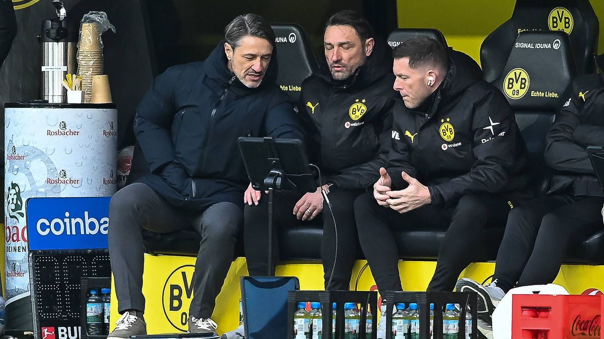 22.11.2025, Fussball: 1. Bundesliga, Saison 2025 2026, 11. Spieltag, Borussia Dortmund - VfB Stuttgart im Signal Iduna-Park in Dortmund. Niko Kovac (Borussia Dortmund, Trainer), Robert Kovac (Borus...