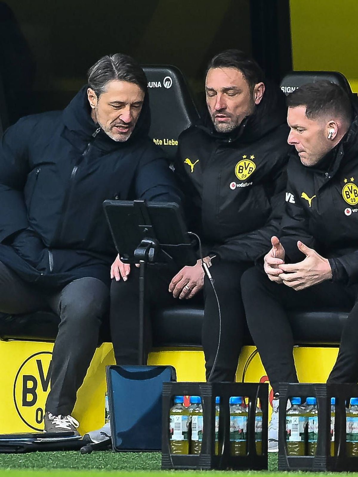 22.11.2025, Fussball: 1. Bundesliga, Saison 2025 2026, 11. Spieltag, Borussia Dortmund - VfB Stuttgart im Signal Iduna-Park in Dortmund. Niko Kovac (Borussia Dortmund, Trainer), Robert Kovac (Borus...