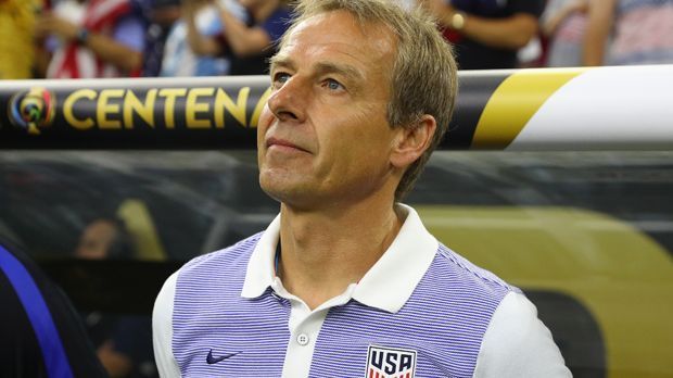 
                <strong>Jürgen Klinsmann (vereinslos)</strong><br>
                Nach seiner Entlassung als Trainer der USA im November vergangenen Jahres ist Jürgen Klinsmann auf Jobsuche. Bei Leicester soll er wohl auch eine Option sein.
              