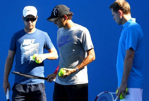 
                <strong>Stefan Edberg formt den "FedExpress" </strong><br>
                Gerade bei der Feinjustierung soll Edberg eine entscheidende Stütze für den 17-maligen Grand-Slam-Champion sein, um wieder auf einer Stufe mit dem Top-Trio Nadal/Djokovic/Murray zu sein.
              