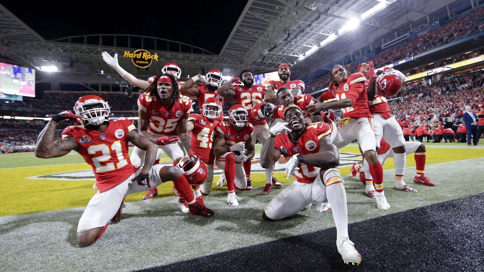 
                <strong>Houston Texans at Kansas City Chiefs</strong><br>
                Spengemann: "Die Chiefs starten mit einer gehörigen Portion Rückenwind in die Saison. Eine zu harte Nuss für die Texans. Die Chiefs gewinnen."
              