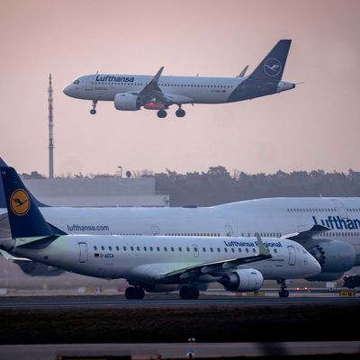 Germany Lufthansa Earns