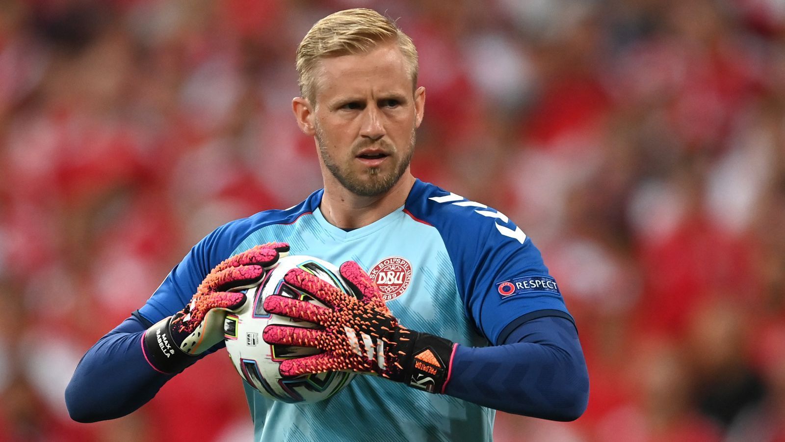 
                <strong>Kasper Schmeichel (Dänemark)</strong><br>
                Alter: 34 Jahre -Verein: Leicester City -Länderspiele: 70 -Gegentore bei der EM: 5 -EM-Spiele zu Null: 1
              