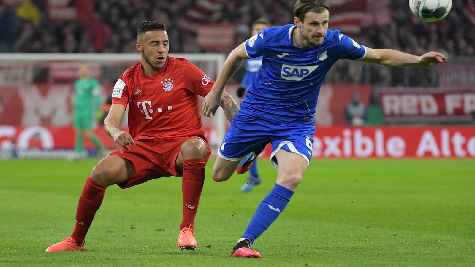 
                <strong>Corentin Tolisso</strong><br>
                Im defensiven Mittelfeld zunächst die meiste Zeit Herr der Lage. Gute Übersicht, gute Aktionen. Lässt dann aber im zweiten Durchgang nach, nicht mehr so konsequent wie vorher, dazu mit einigen Fehlern. ran-Note: 4
              