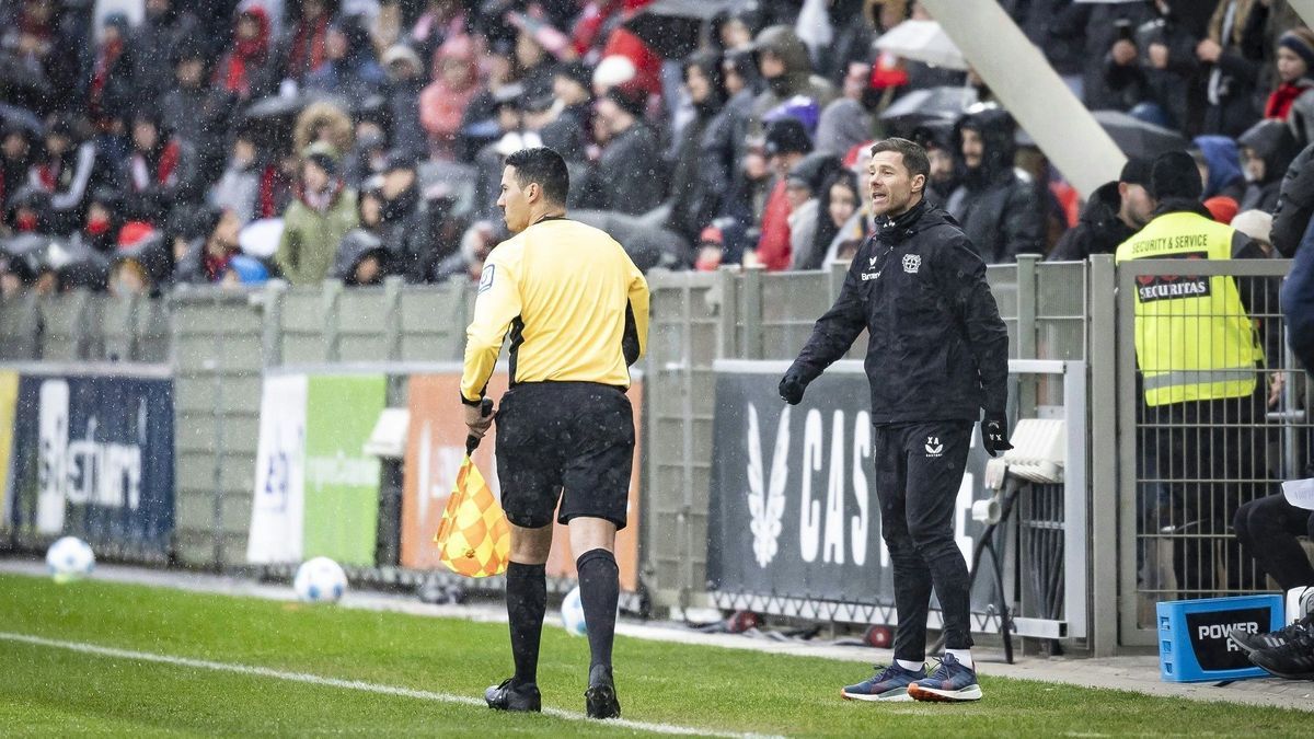 Xabi Alonso beim Testspiel gegen Oberhausen