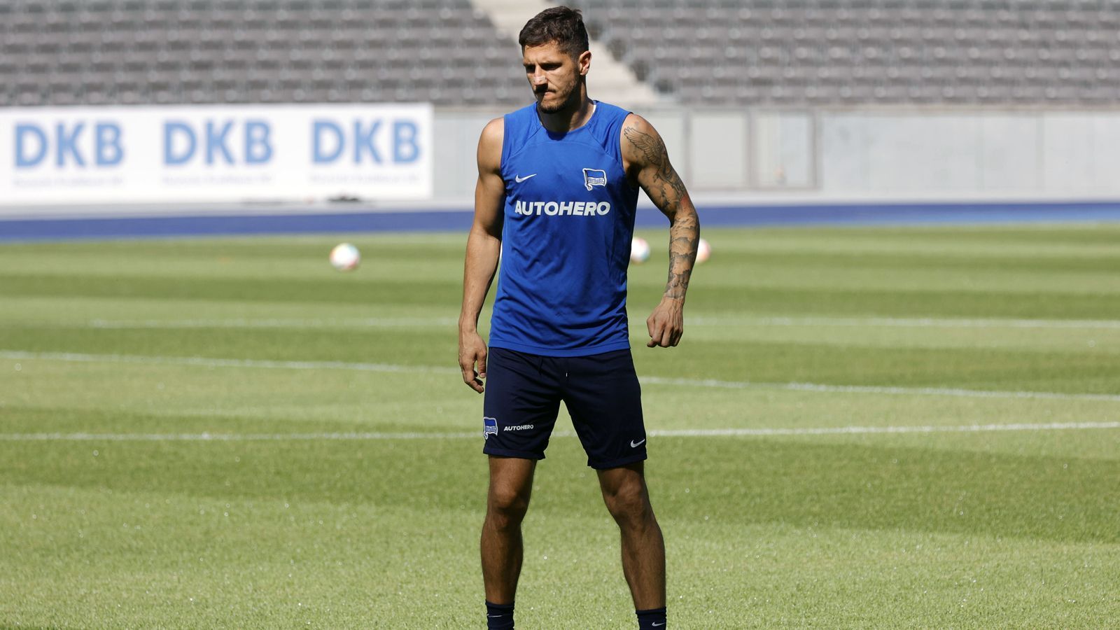 
                <strong>Stevan Jovetic</strong><br>
                Was für Mittelstädt gilt, trifft angeblich auch auf Stevan Jovetic zu. Findet sich ein Verein, der eine adäquate Ablöse bezahlt, wären die Berliner auch beim Stürmer nicht abgeneigt, ihn trotz laufenden Vertrags noch diesen Sommer abzugeben. Sportlich hat sich der 32-jährige Montenegriner zuletzt nicht so schlecht präsentiert, bei seinen drei Saison-Einsätzen steuerte er immerhin zwei Torvorlagen bei. Dennoch kam der noch bis 2023 an die Hertha gebundene Jovetic nicht über Kurz-Einsätze hinaus. Daher zeigt sich der Hauptstadt-Klub beim einstigen Star von Manchester City und der AS Monaco wohl gesprächsbereit.
              