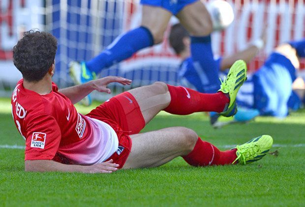 
                <strong>SC Freiburg - Hertha BSC 1:1</strong><br>
                Auftakt nach Maß! Bereits nach fünf Minuten spielt Freiburg einen Konter blitzsauber zu Ende - Admir Mehmedi trifft zur Führung für den Sportclub
              