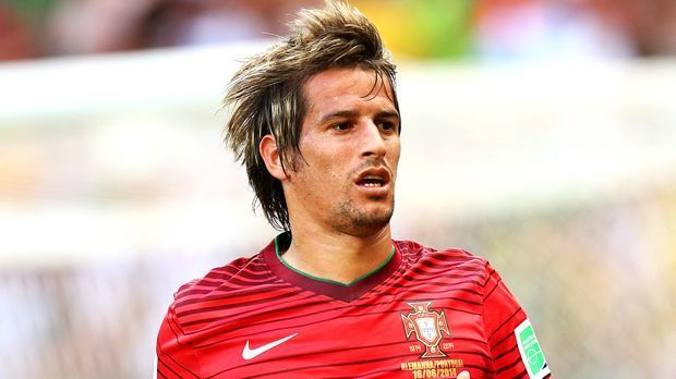 
                <strong>Fabio Coentrao (Real-Madrid)</strong><br>
                Fabio Coentrao (Real Madrid): Auch bei Fabio Coentrao endete seine Ausleihe zum AS Monaco mit einer Verletzung. Der portugiesische Linksverteidiger laboriert noch immer an den Folgen einer hartnäckigen Oberschenkelverletzung, kehrt nun zu Real Madrid zurück.
              