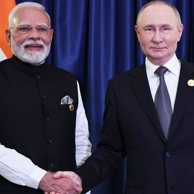 Indiens Premier Modi trifft Putin beim SOZ-Gipfel in China – und fordert ein Ende des Ukraine-Kriegs.
