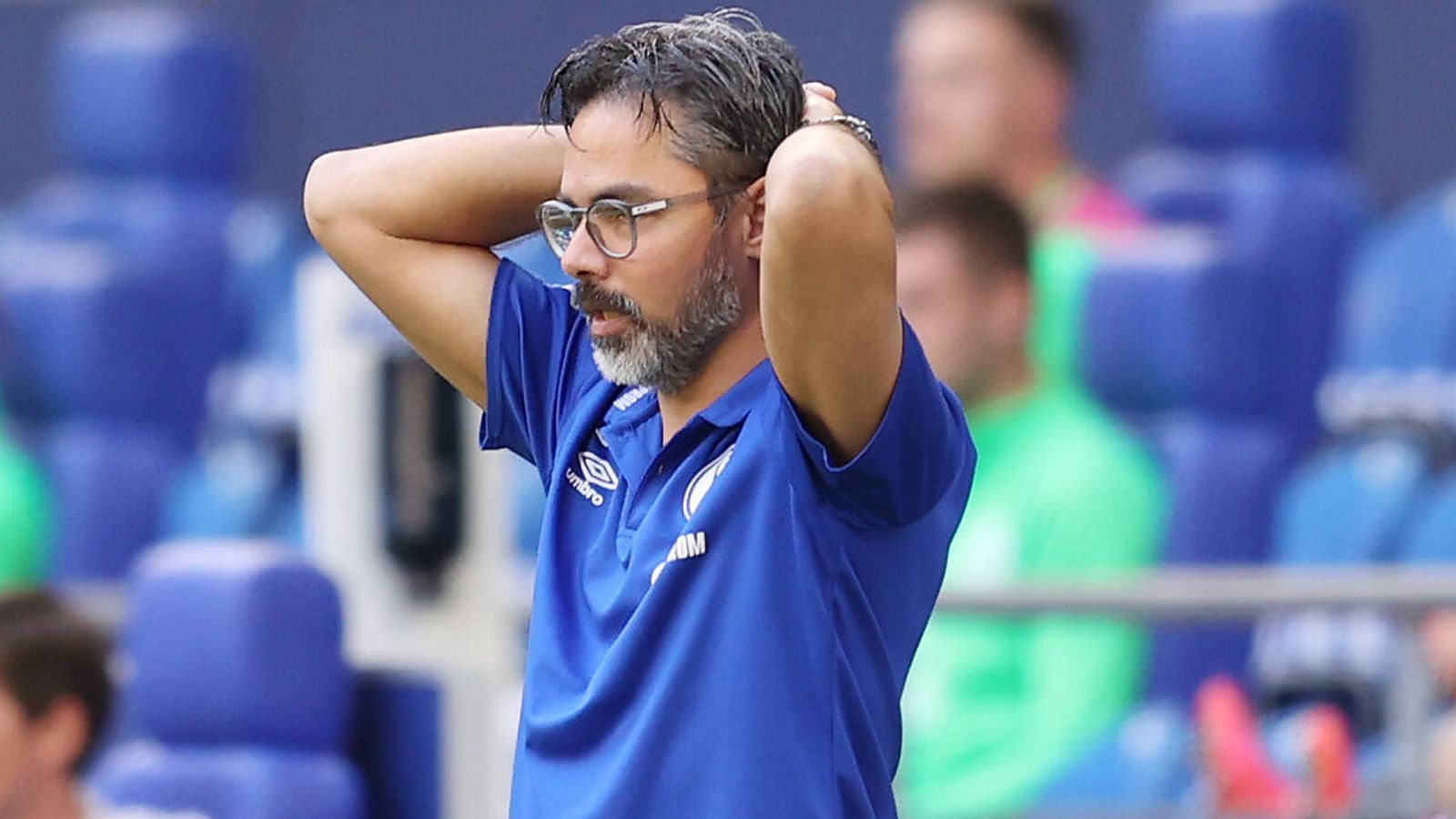 
                <strong>David Wagner (FC Schalke 04)</strong><br>
                Der FC Schalke 04 erlebt eine Rückrunde des Grauens. Mit 15 Spielen ohne Sieg wurde ein neuer Vereins-Negativrekord aufgestellt. Ob Trainer David Wagner, der erst im Sommer 2019 Schalke übernahm und die Hinrunde auf Tabellenplatz fünf abschloss, deshalb nach Saisonende gehen muss? Jochen Schneider, der Vorstand Sport, bezeichnet Wagner (Vertrag bis Sommer 2022) weiterhin als einen guten Trainer: "Wenn ihm eine gute Mannschaft zur Verfügung steht, lässt er guten Fußball spielen." Laut "bild.de" würde Schneider sogar Schalke verlassen wollen, wenn eine Mehrheit des Aufsichtsrats die Trennung von Wagner fordert. Ein Szenario, das nach dieser Rückrunde durchaus denkbar erscheint.
              