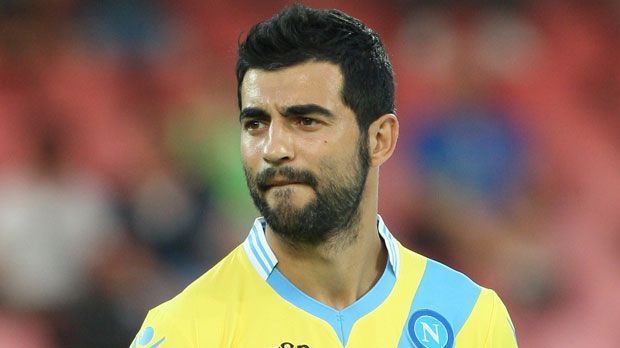 
                <strong>Abwehr: Raul Albiol</strong><br>
                Nur 18 Spiele absolvierte der spanische Defensivspezialist in der vergangenen Saison für Real Madrid. Für zwölf Millionen Euro wechselt Abiol zum SSC Neapel
              