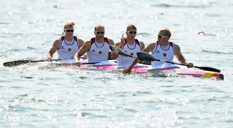 
                <strong>Max Rendschmidt, Tom Liebscher, Max Hoff, Marcus Gross (Gold/Kajak-Vierer)</strong><br>
                Max Rendschmidt, Tom Liebscher, Max Hoff, Marcus Gross: Gold im Kajak-Vierer über 1000 Meter.
              