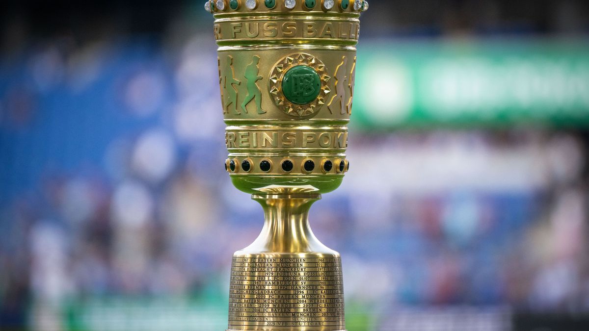 DSC Arminia Bielefeld v SV Werder Bremen - DFB Cup: Round One