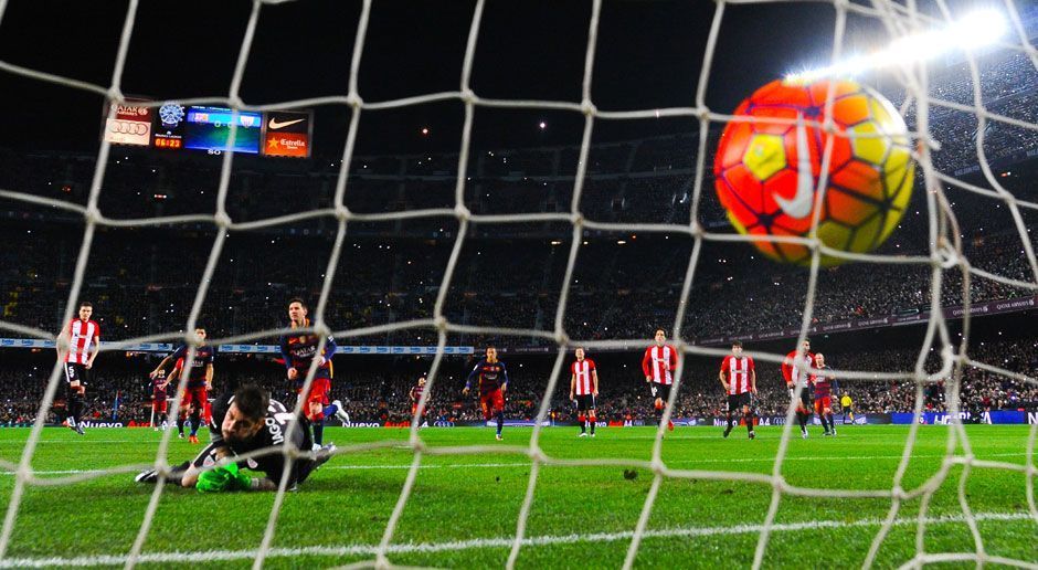 
                <strong>Messi gegen Athletic Bilbao (21 Tore in 31 Spielen)</strong><br>
                Platz 5 - Athletic Bilbao: Am 15. Januar 2006 trifft Lionel Messi erstmals mit dem FC Barcelona auf Atheltic Bilbao und der 18-Jährige erzielt prompt einen Treffer. Bilbao scheint dem Argentinier zu liegen, denn in den kommenden Jahren knipst er noch 20 weitere Male gegen den Basken-Klub. Besonders treffsicher zeigt sich Messi zwischen dem 20. Februar 2011 und dem 20. April 2014. In den knapp drei Jahren trifft das Barca-Eigengewächs in sieben aufeinanderfolgenden Spielen jedes Mal gegen Bilbao.
              
