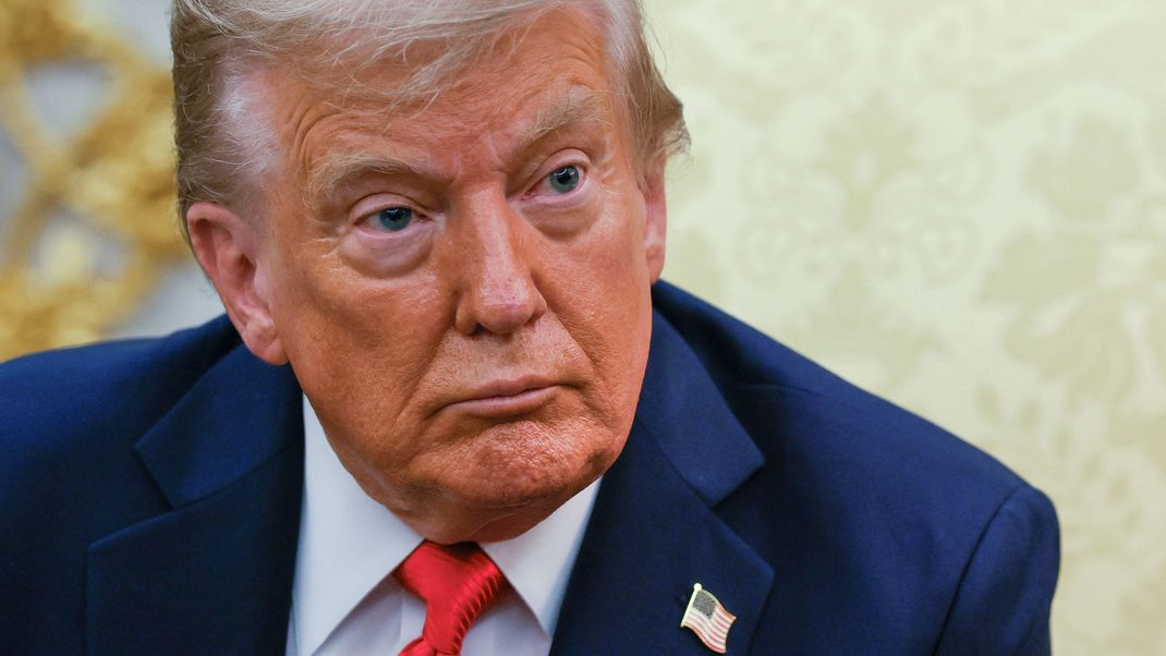 US-Präsident Donald Trump bei dem Treffen mit dem südkoreanischen Präsidenten Lee Jae Myung im Oval Office im Weißen Haus in Washington, D.C.