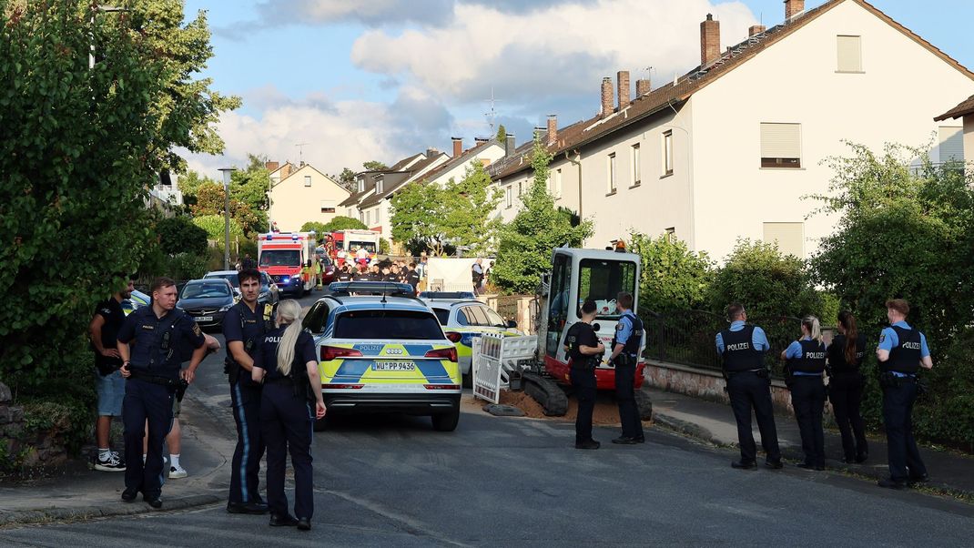 Alzenau: Nach dem Doppelmord an zwei Schwestern ermittelt die Polizei. Der Ehemann wird nun wegen Mordes angeklagt.
