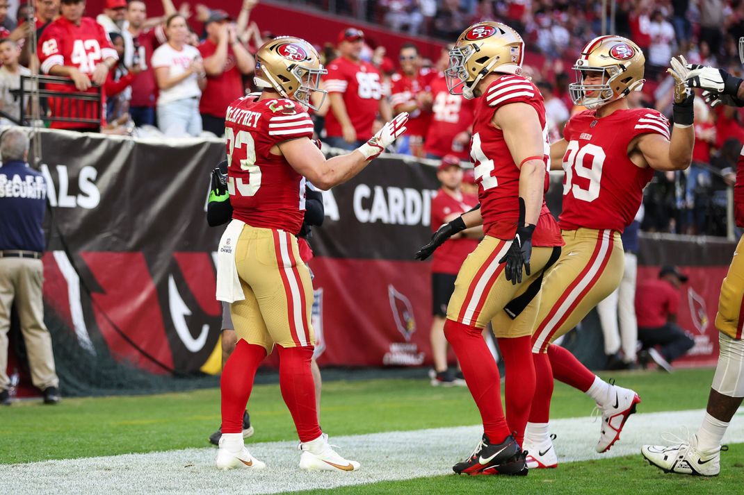 Die San Francisco 49ers feiern gegen die Arizona Cardinals den sechsten Sieg in Serie&nbsp;