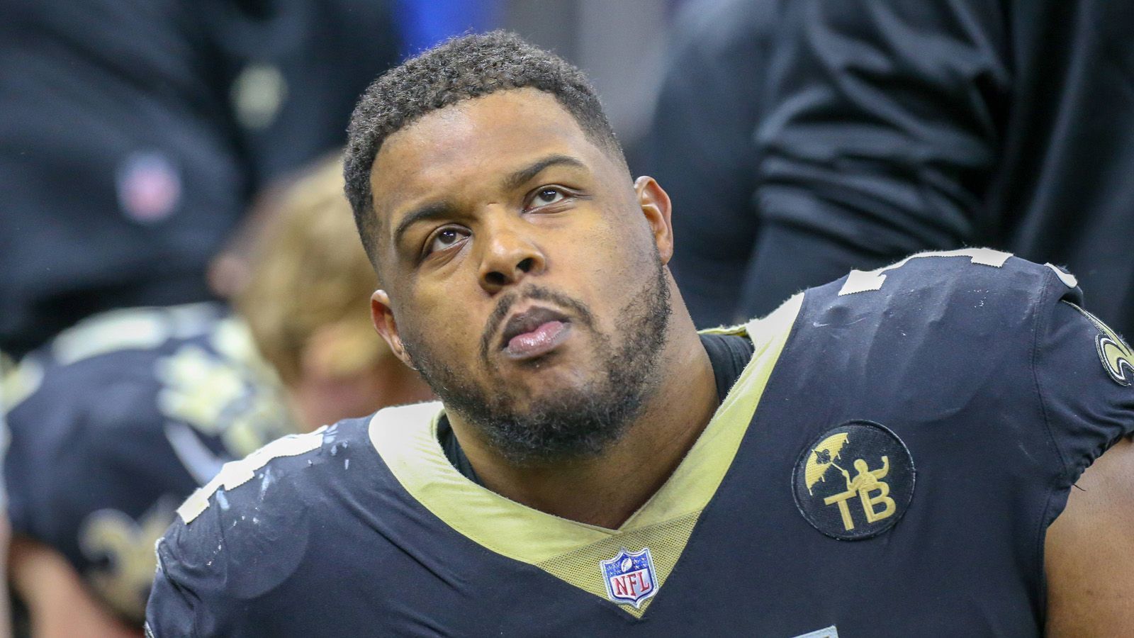 
                <strong>Jermon Bushrod (Rücktritt mit 35 Jahren) </strong><br>
                Der Tackle der New Orleans Saints hat das Ende seiner NFL-Karriere via Twitter verkündet. "Hiermit gebe ich meinen Rücktritt aus der NFL bekannt. Es waren zwölf fantastische, tolle Jahre", schrieb er. Er dankte besonders den Saints, die ihn 2007 in der vierten Runde gedraftet hatten. Bushrod spielte bis 2012 bei den Saints, anschließend stand er bei den Chicago Bears (2013 bis 2015) und den Miami Dolphins (2016 bis 2017) unter Vertrag. Auch seinen Ex-Teams dankte der 145-Kilo-Koloss in seinem Tweet. Seit vergangenem Jahr stand er wieder in New Orleans unter Vertrag, zweimal in Folge wurde er in den Pro Bowl berufen (2011, 2012).
              