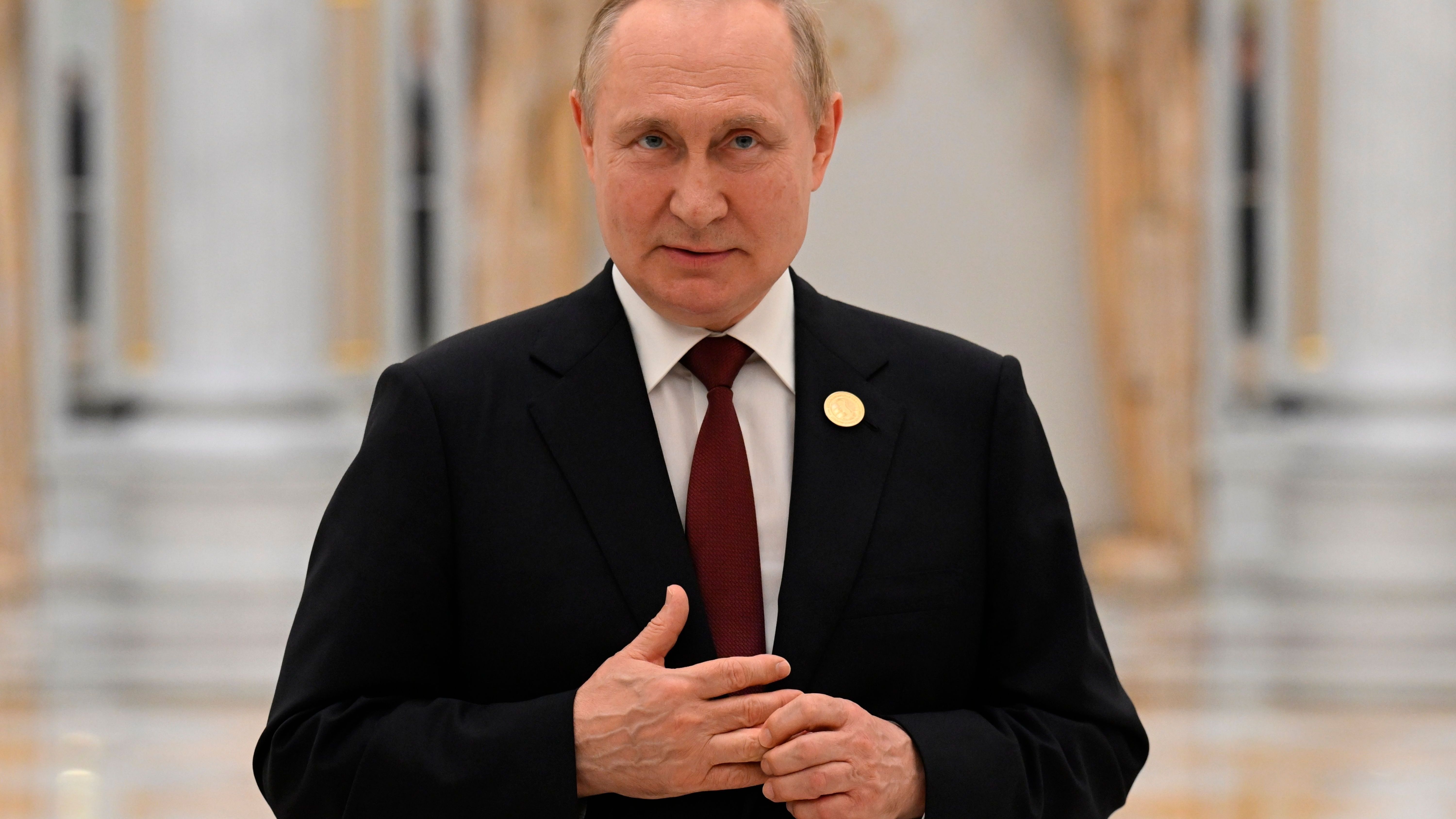 Nach seinem Überraschungsbesuch auf der Krim soll Kremlchef Wladimir Putin auch Mariupol einen Besuch abgestattet haben, wie Moskau mitteilte. (Archivbild)