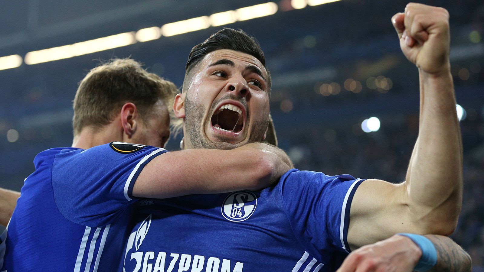 
                <strong>Sead Kolasinac (FC Schalke 04)</strong><br>
                Im Sommer 2017 verließ Sead Kolasinac den FC Schalle nach fünf Jahren in Richtung Arsenal. Dort spielte der Verteidiger zuletzt keine Rolle mehr und kommt für ein halbes Jahr auf Leihbasis zurück zu den Königslauen, laut "kicker" für eine Leihgebühr von 2,2 Millionen Euro. Auf Schalke soll er mithelfen, den drohenden Abstieg zu verhindern. Sportvorstand Jochen Schneider zeigte sich "richtig stolz, dass mit ihm ein echter Schalker Junge heimkehrt".
              