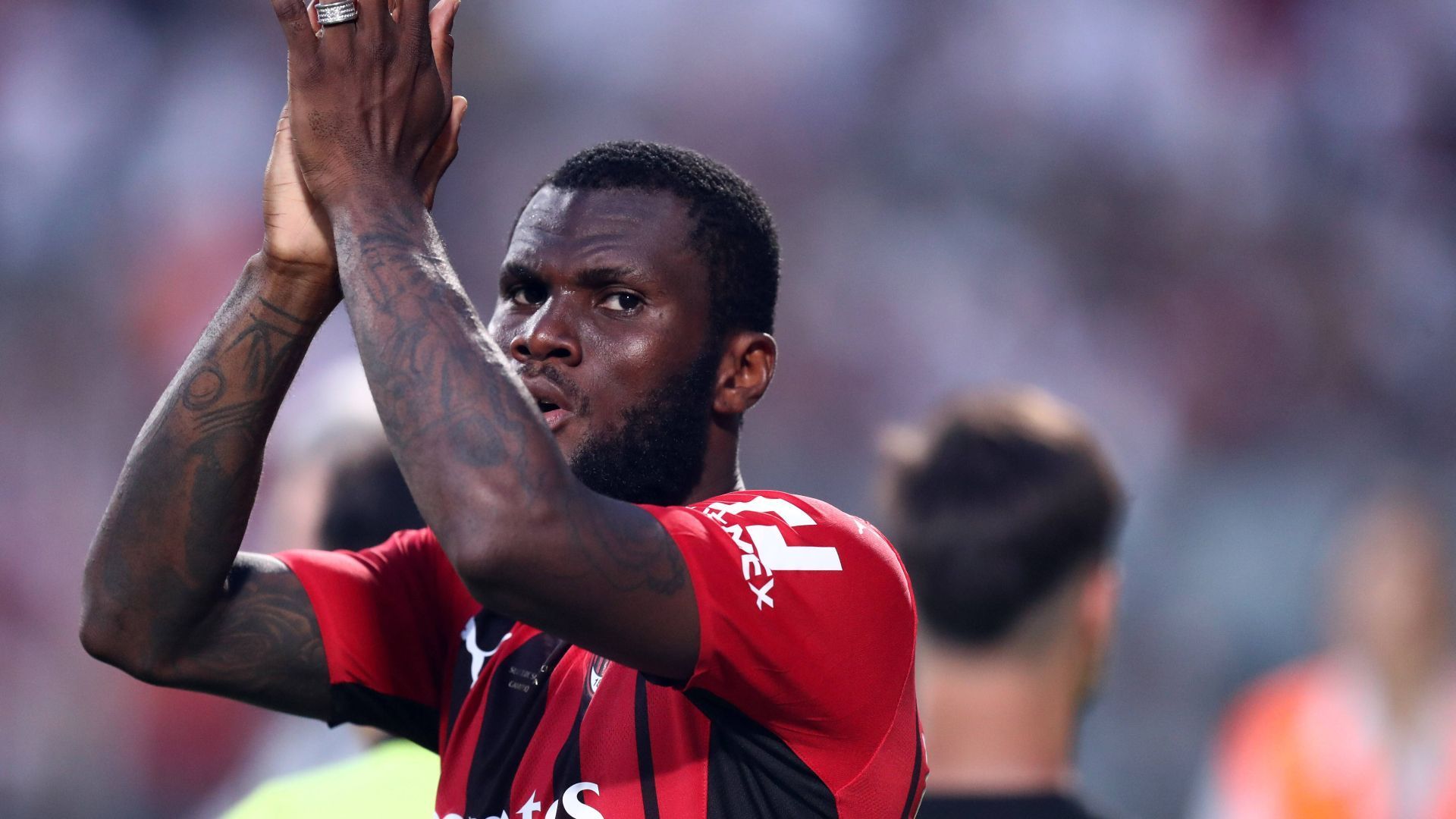 
                <strong>Franck Kessie (vereinslos)</strong><br>
                ... wie der zentrale Mittelfeldspieler Franck Kessie vom AC Mailand.
              