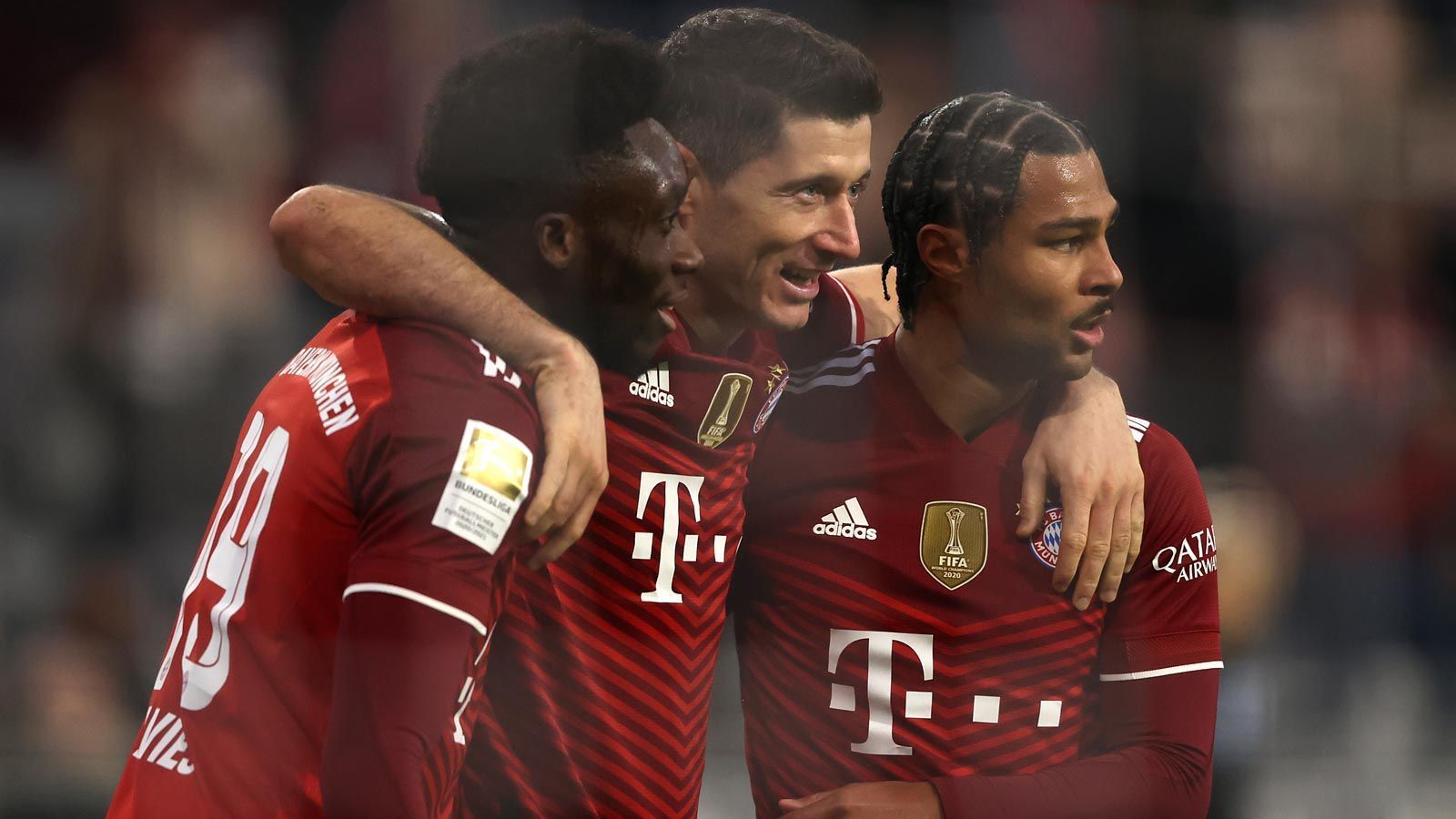 
                <strong>11. Spieltag: Neue Torrekorde für den FC Bayern</strong><br>
                Kein Spieltag ohne neue Torrekorde für den Rekordmeister! Noch nie hatte ein Bundesligist nach elf Spieltagen 40 Tore erzielt. Mit dem 2:1 Sieg gegen den SC Freiburg haben die Bayern diese Marke erreicht. Im Kalenderjahr 2021 haben der Münchener nun 100 Tore erzielt. Nur der 1.FC Köln aus dem Jahr 1977 hat häufiger getroffen (101). Da die Bayern aber noch sechs ausstehende Spiele in diesem Jahr haben, dürfte auch dieser Rekord in die Hände des FC Bayern wandern.
              