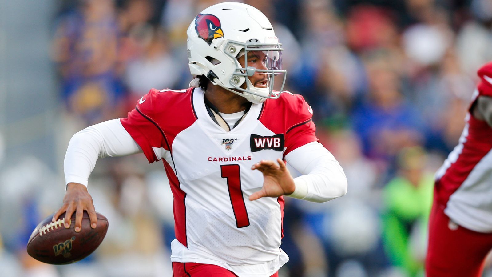 
                <strong>Offensive Rookie of the Year: Kyler Murray (26,5 Stimmen)</strong><br>
                Position: QuarterbackTeam: Arizona CardinalsAuf den weiteren Plätzen: Josh Jacobs (13 Stimmen), A.J. Brown (9,5), Miles Sanders (1)
              