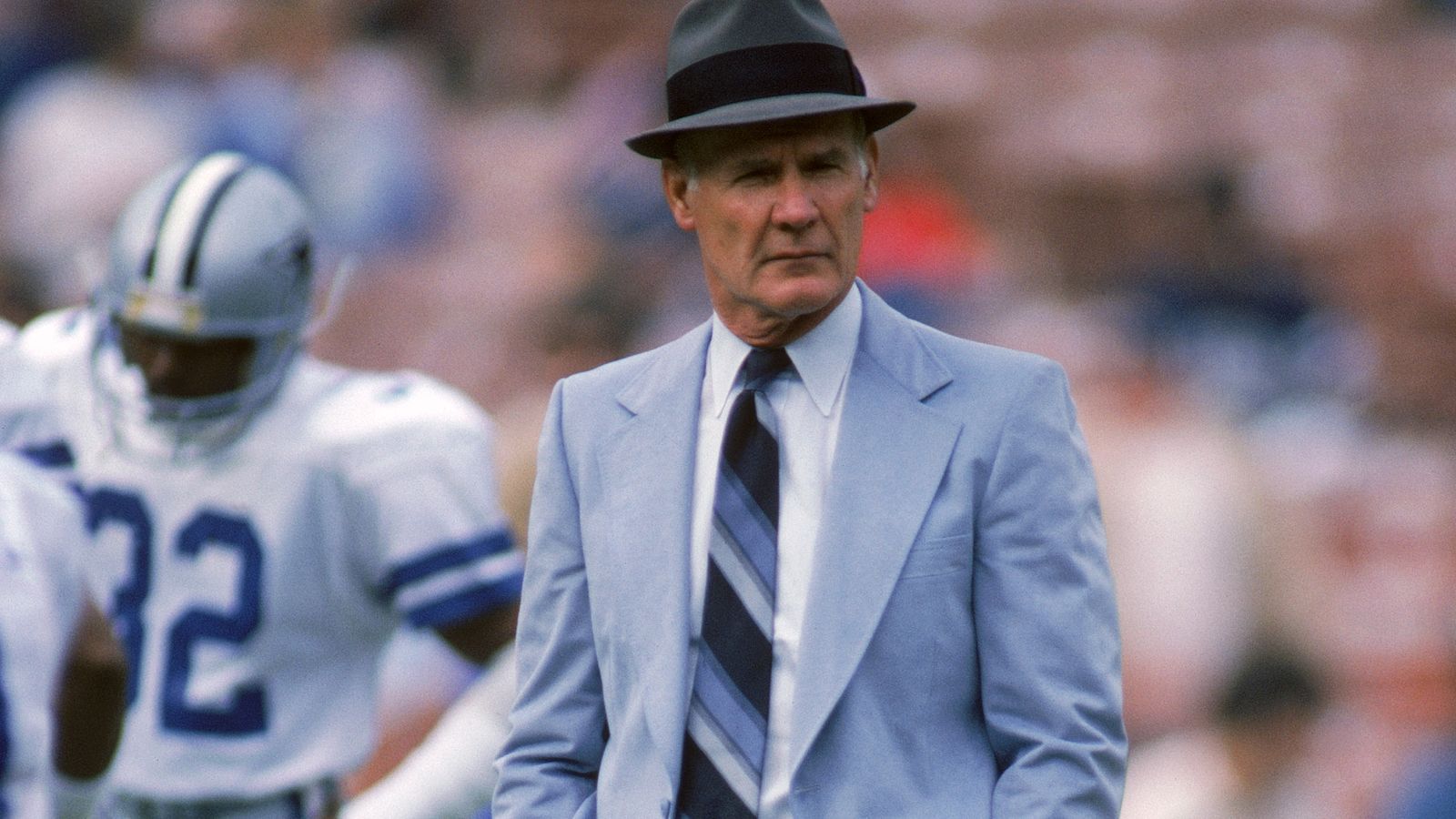 <strong>Dallas Cowboys (1970-1979)</strong><br>Innerhalb dieser Zeit landeten die Cowboys fünf Mal im Super Bowl. Zwei wurden gewonnen, drei verloren. Tom Landry und Roger Staubauch sind die Namen des Erfolgs. Doch viele sehen diese Zeit nicht als echte Dynastie an, da andere Teams noch erfolgreicher waren ...