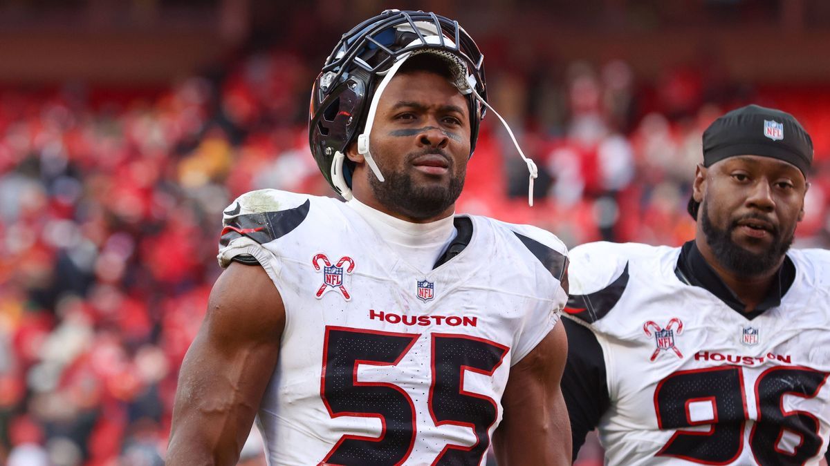 KANSAS CITY, MO - DECEMBER 21: Houston Texans defensive end Danielle Hunter (55) after an NFL, American Football Herren, USA game between the Houston Texans and Kansas City Chiefs on December 21, 2...