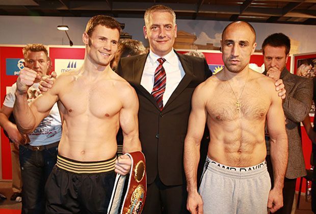 
                <strong>Robert Stieglitz vs. Arthur Abraham: das Wiegen</strong><br>
                Es ist der Kampf des Jahres: Am Samstag verteidigt Robert Stieglitz den WM-Titel im Super-Mittelgewicht gegen seinen Dauerrivalen Arthur Abraham. Schon zum dritten Mal treffen die beiden Boxer aufeinander. ran.de und SAT.1 sind ab 22:45 Uhr live dabei.
              